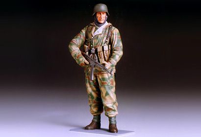 36304 WWII Figur Dt. Infant.Soldat Winter