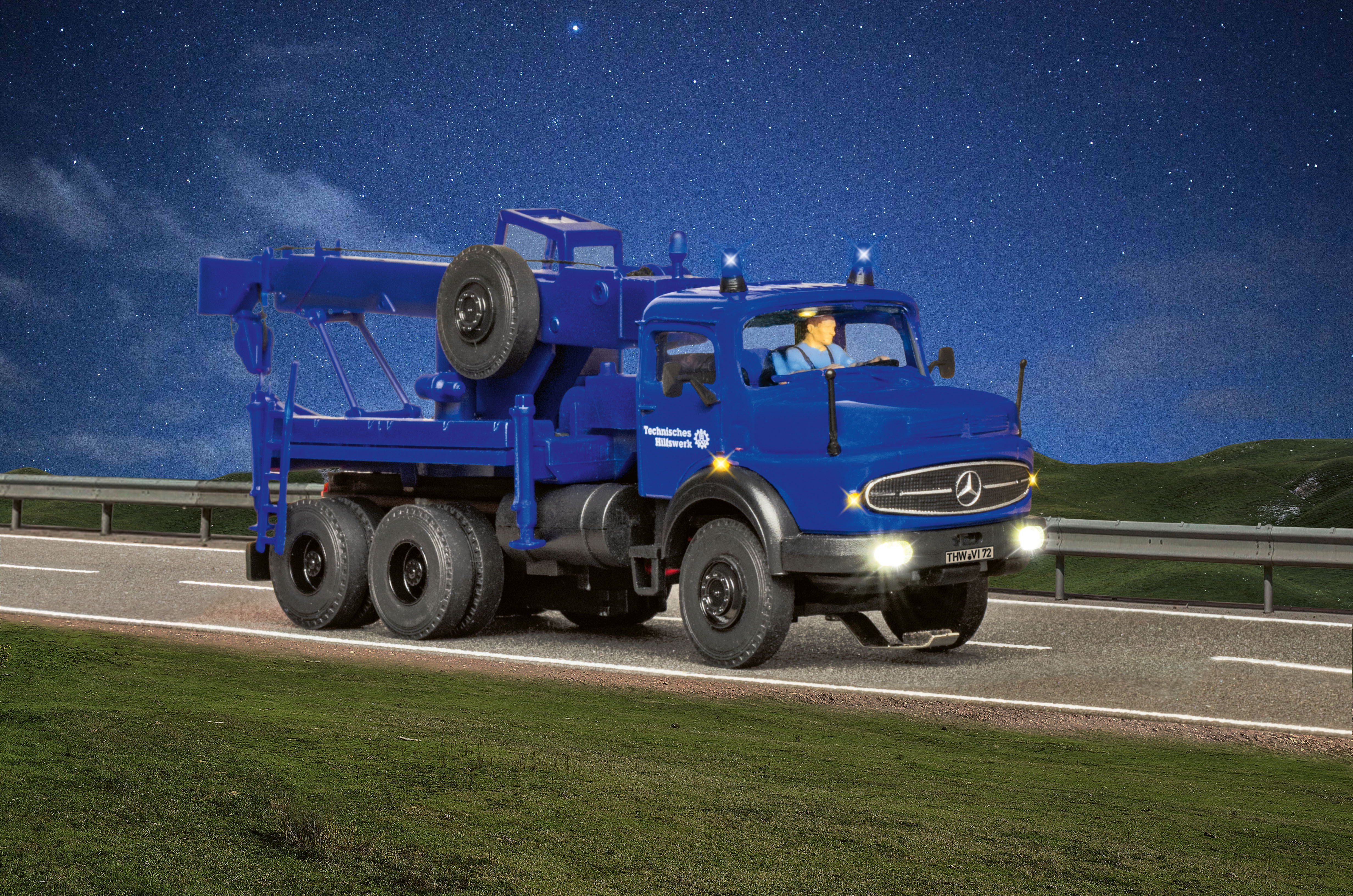 Viessmann 8072 CarMotion: MB Rundhauber Bergekran THW