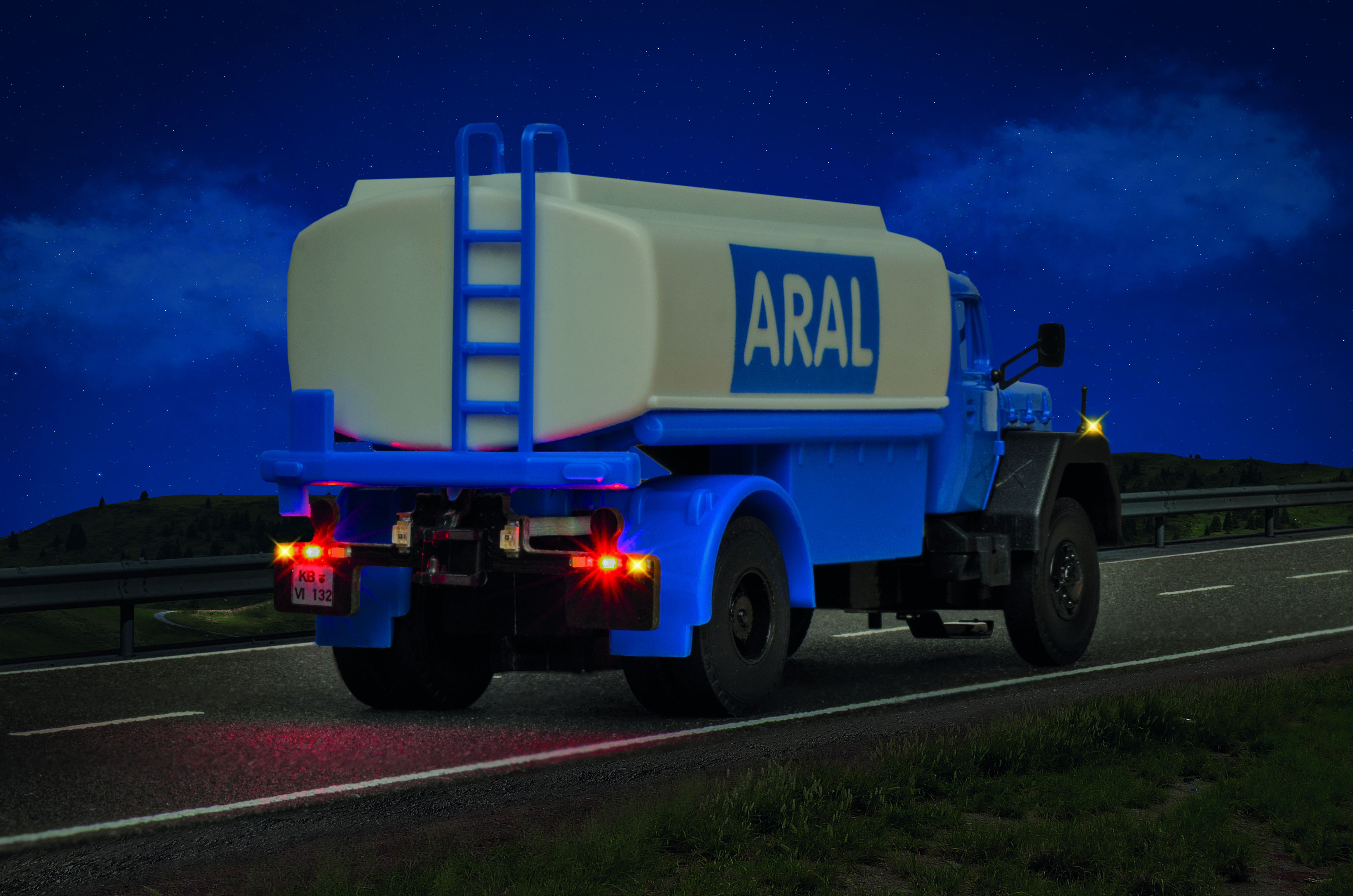 Viessmann 8132 CarMotion: Magirus Deutz Tank-Lkw ARAL