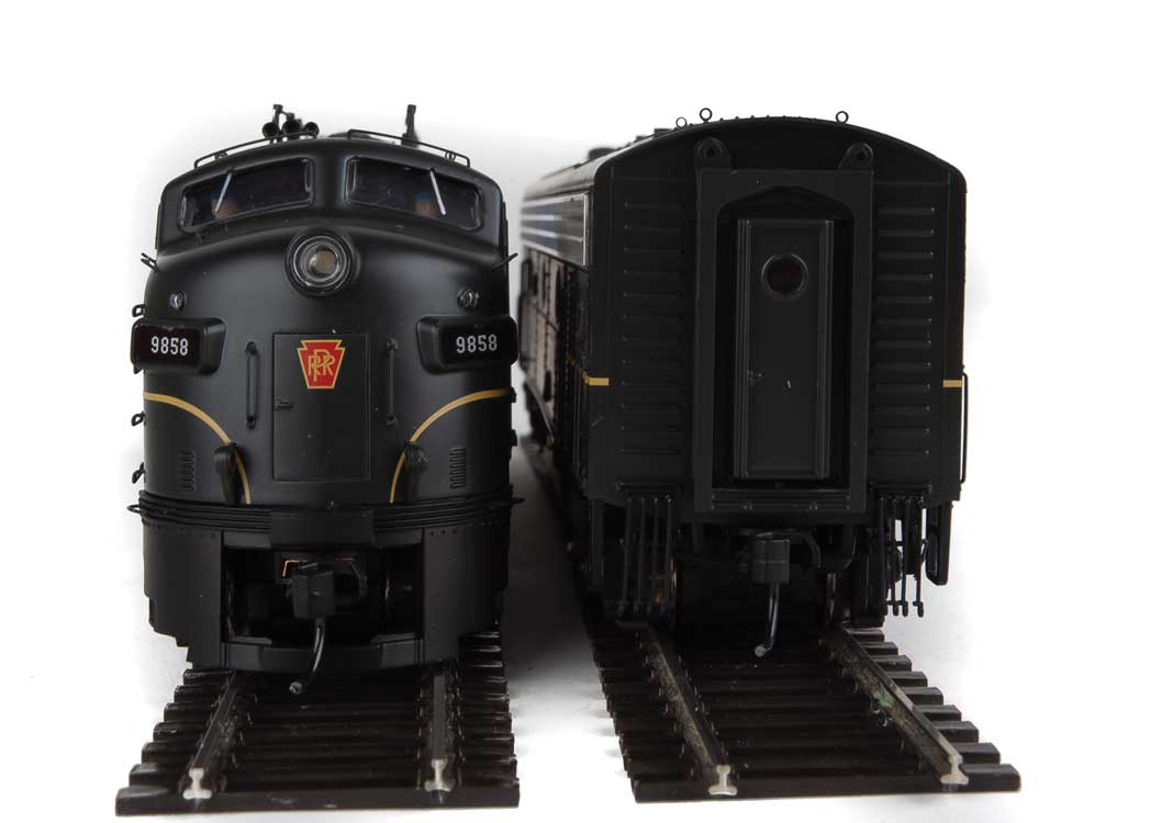 WalthersProto 49517 PRR Dieselloks FP7/F7B #9858A/B