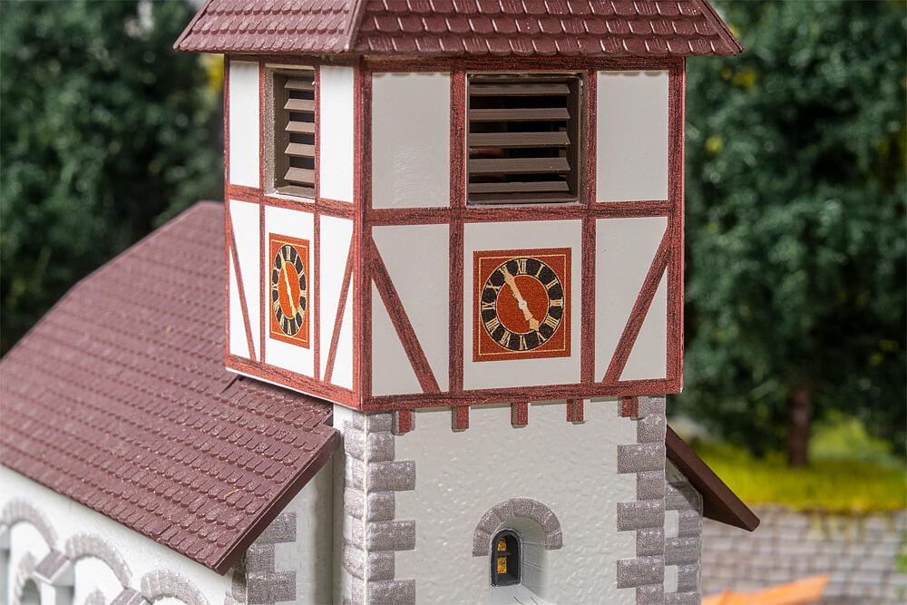130679 Dorfkirche mit Kirchhof