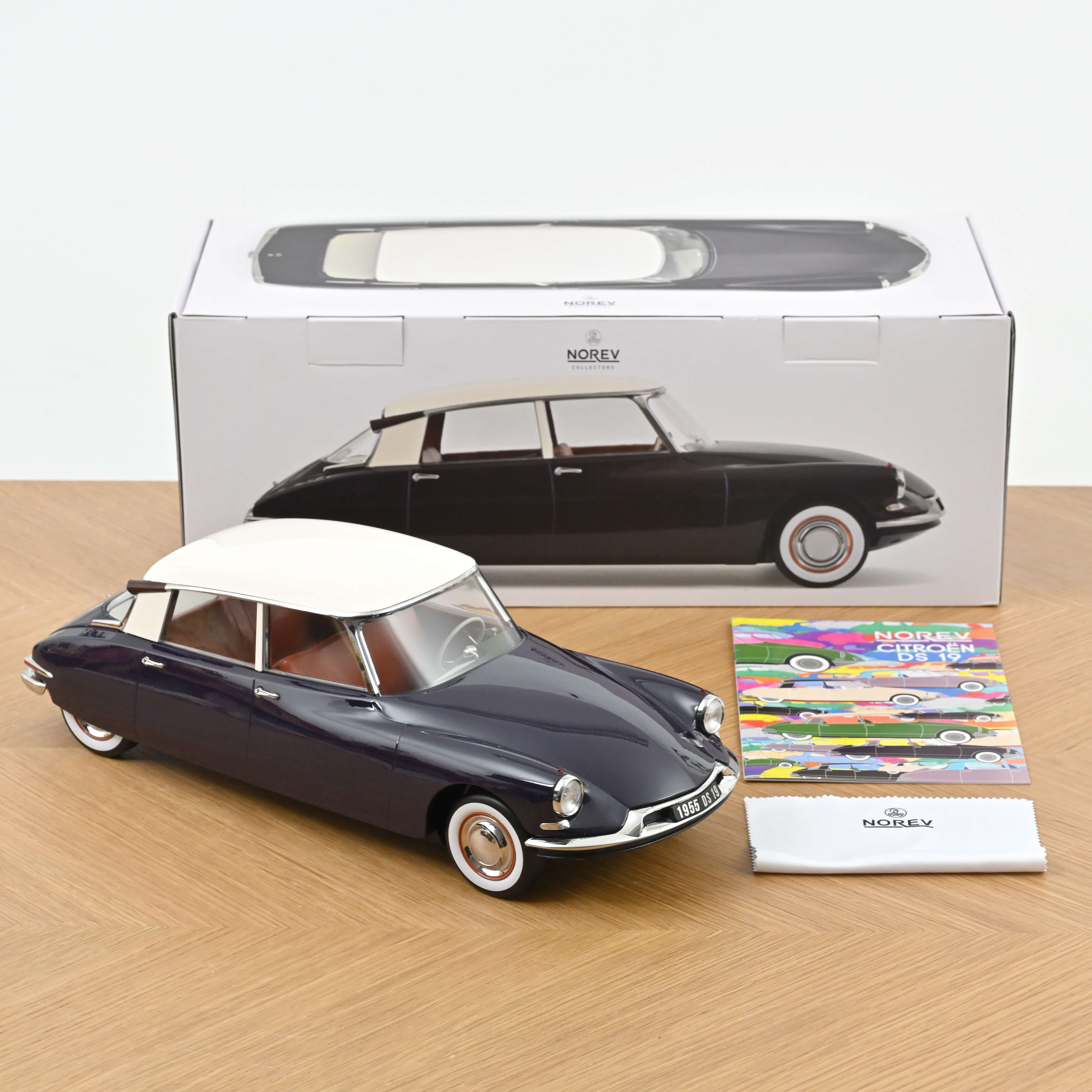 Norev 121579 Citroën DS19 Purple&Champagne (1955)