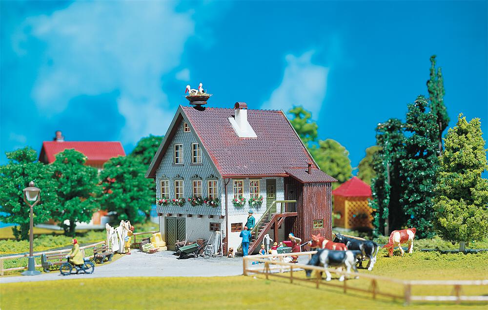 130280 Haus mit Storchennest