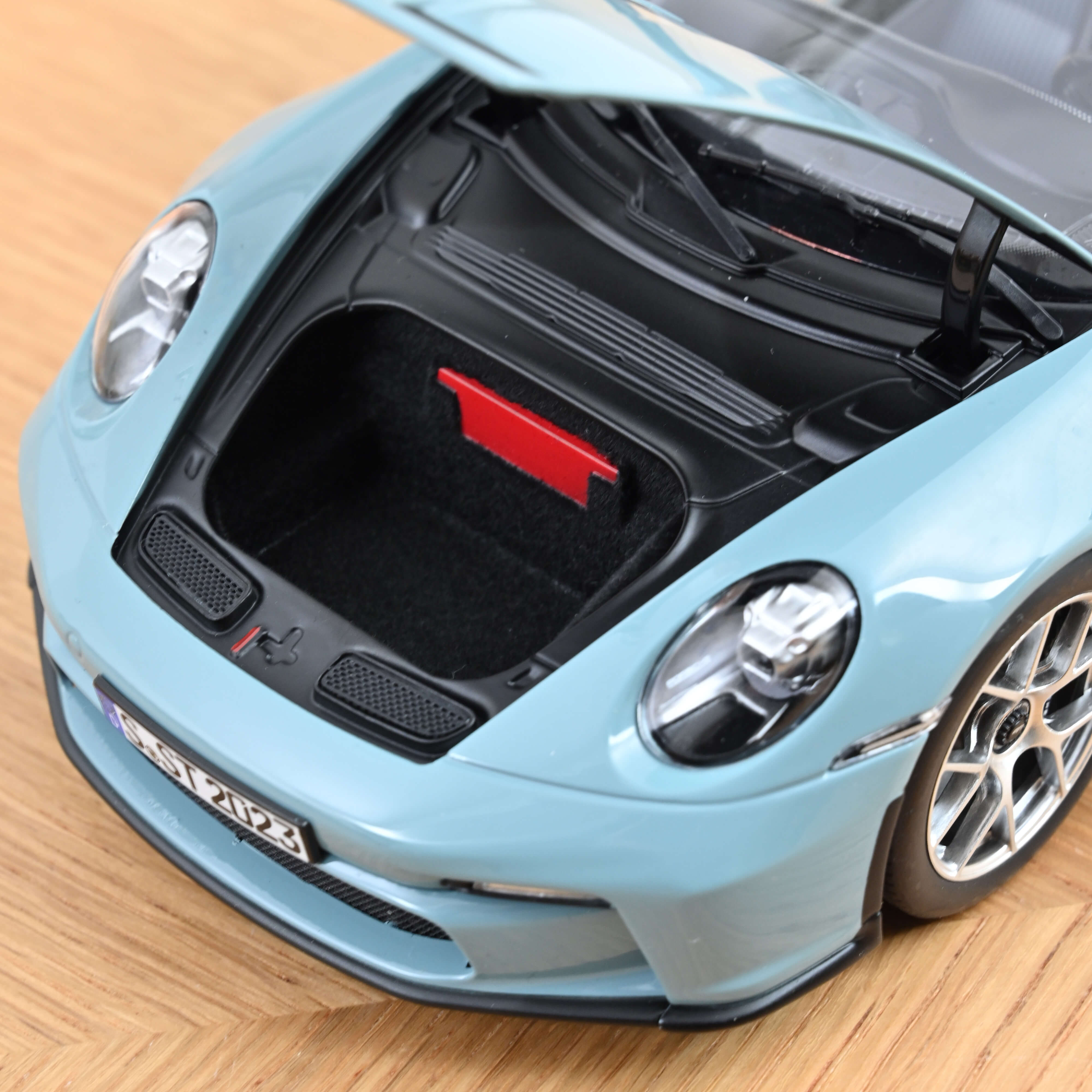 Norev 187470 Porsche 911 S/T Meissenblue (2023)