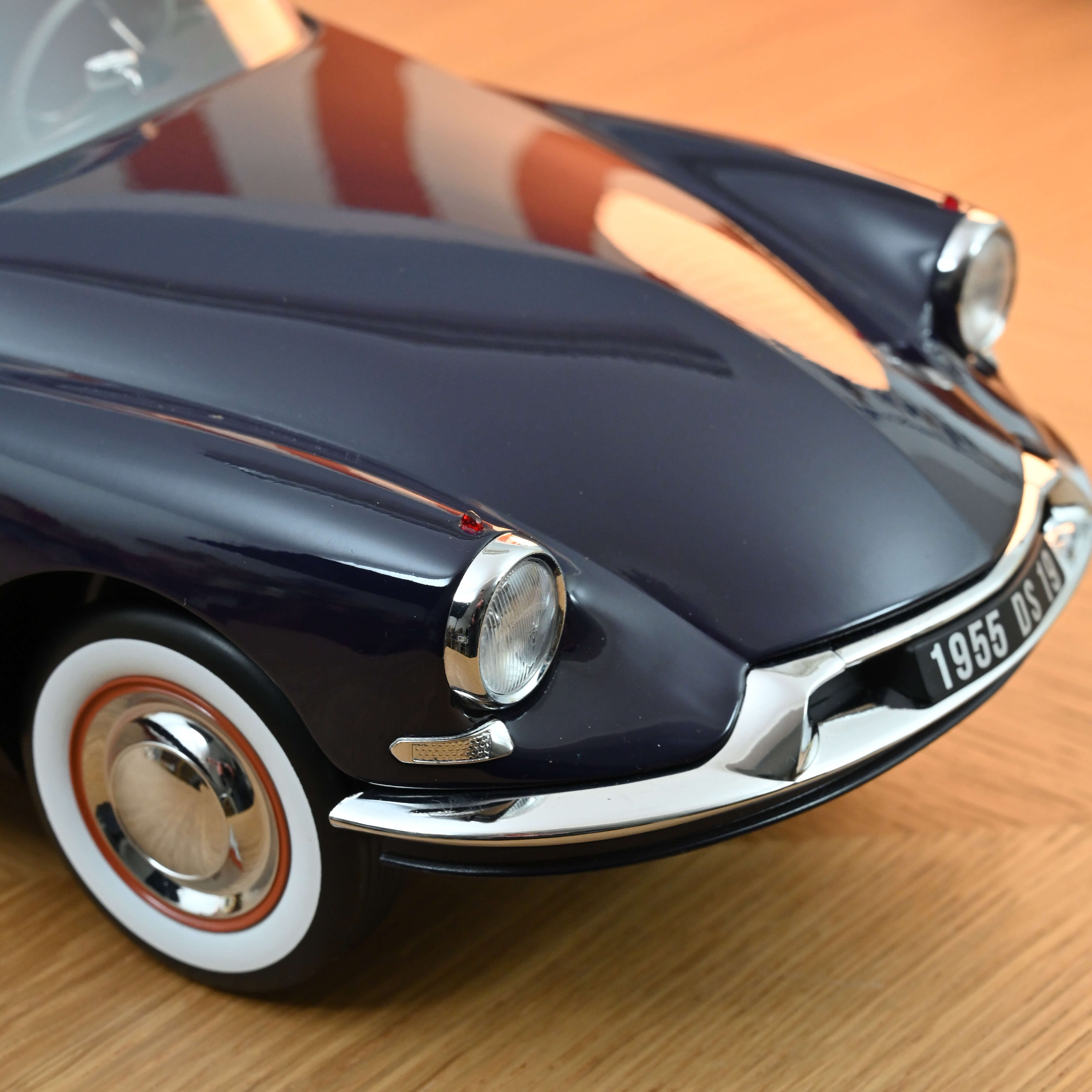 Norev 121579 Citroën DS19 Purple&Champagne (1955)