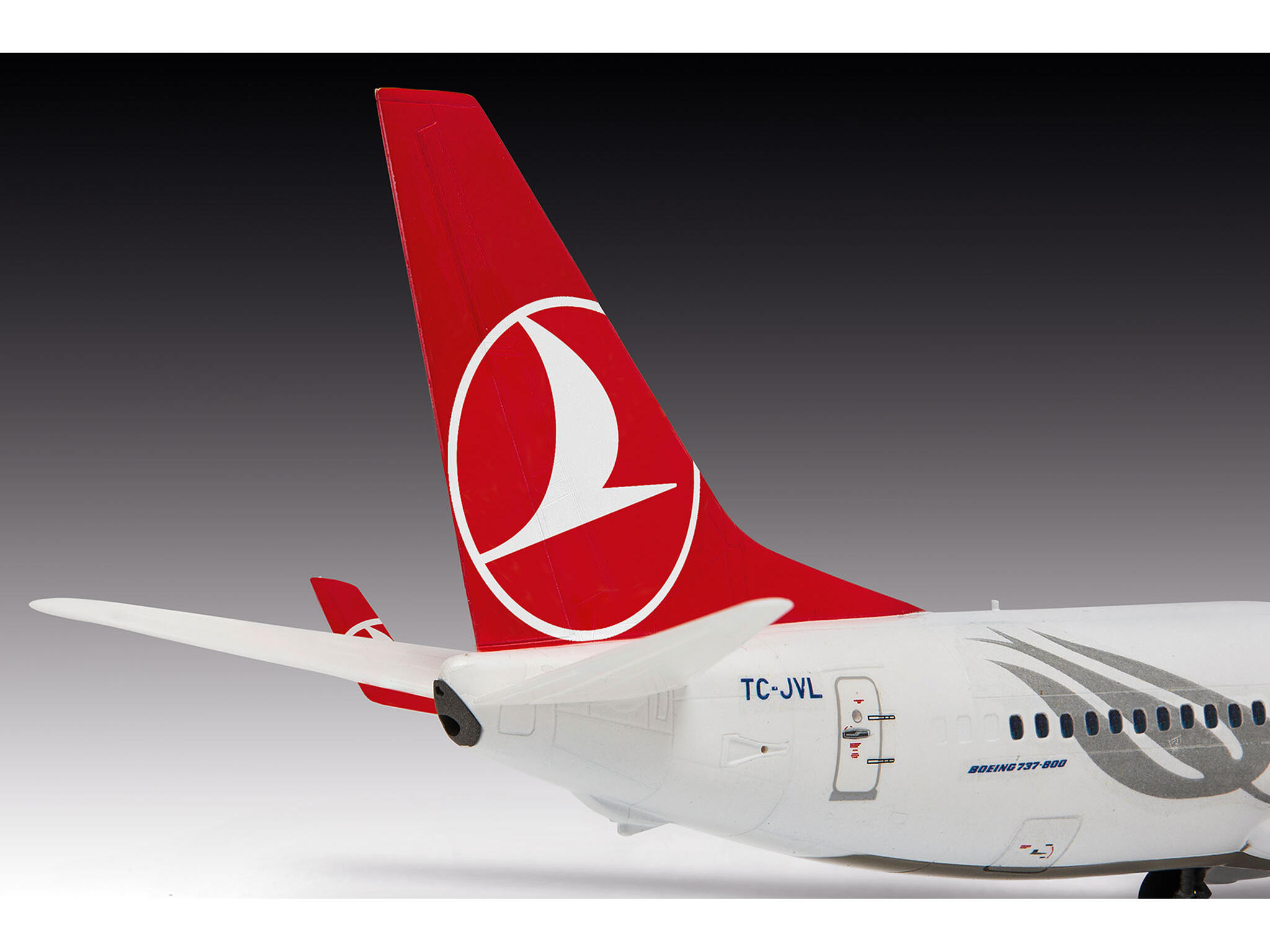 Revell 03772 Boeing B 737-800 Turkish Airlines