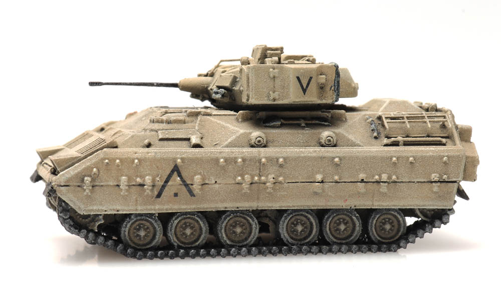 6160091 US M2 Bradley desert train load