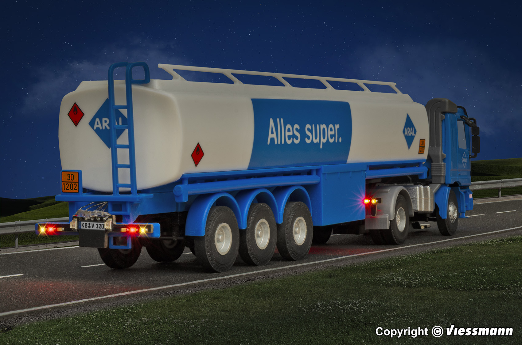 Viessmann 8120 MB ACTROS 2-achs Zugmaschine ARAL