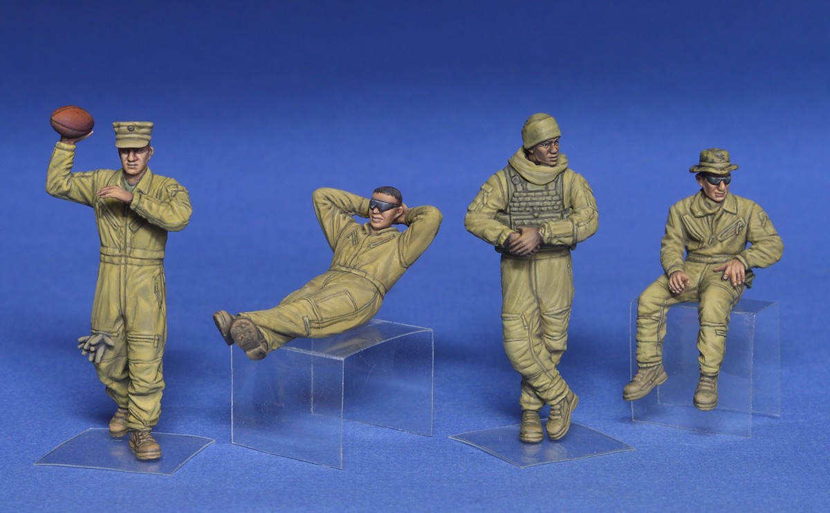 37049 USMC Tank Crew at Rest