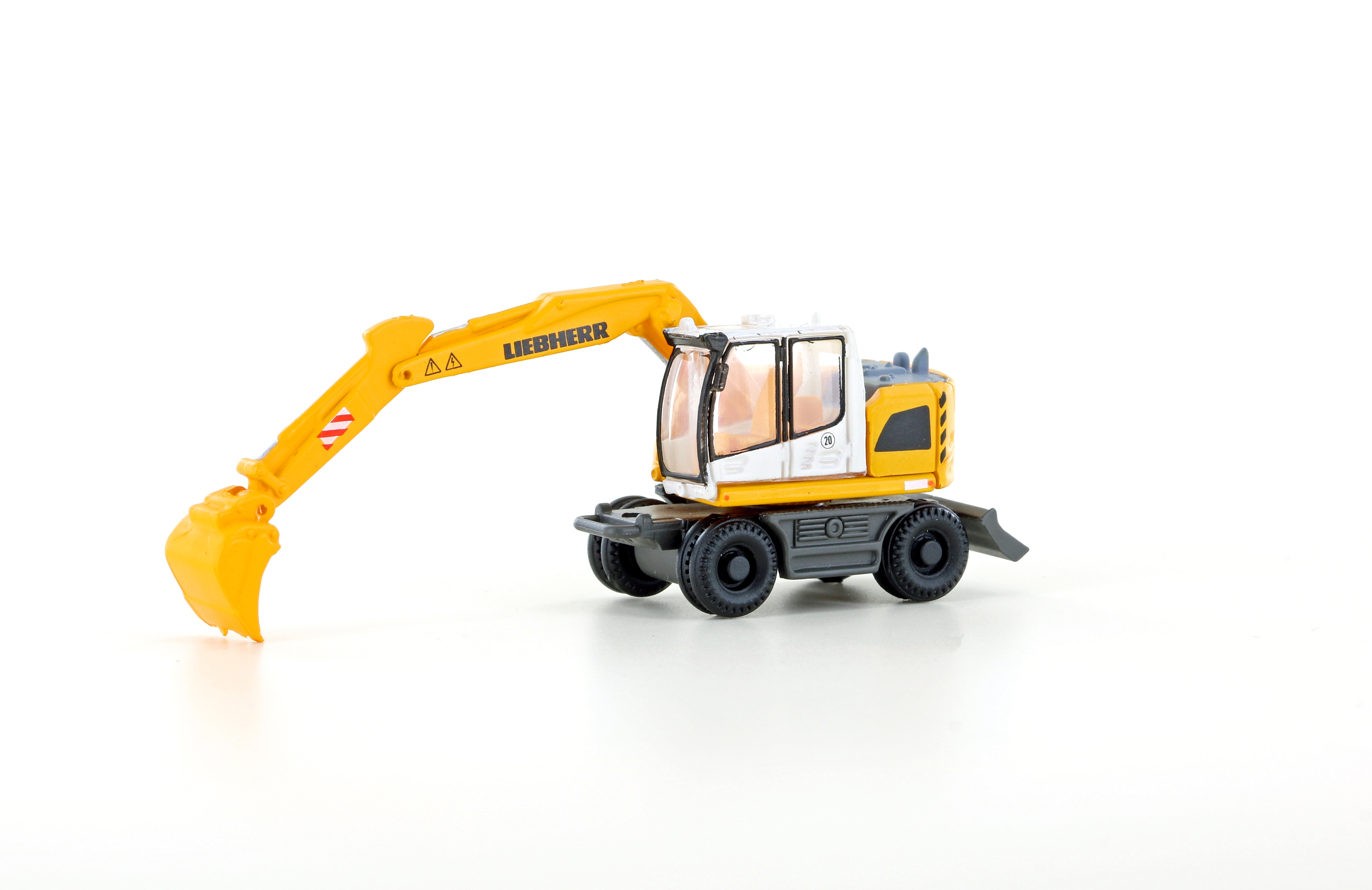 4266 Liebherr Compact Bagger mit Tieflöffel
