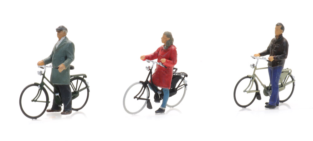 5870018 Radfahrer an der Ampel