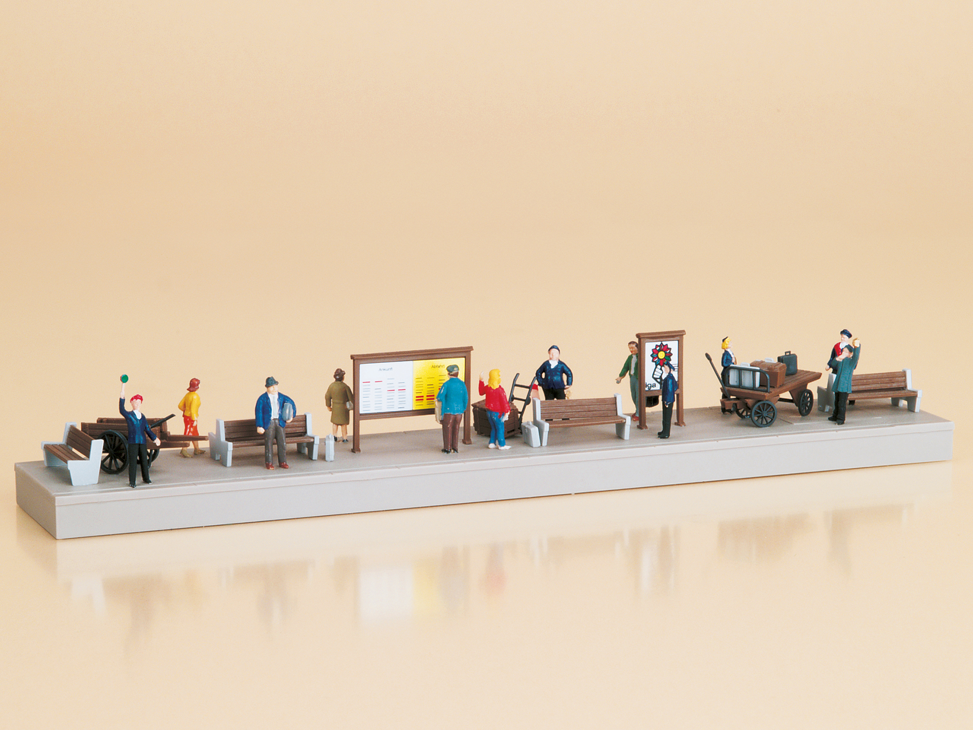 11339 Bahnsteigausstattung mit Figuren