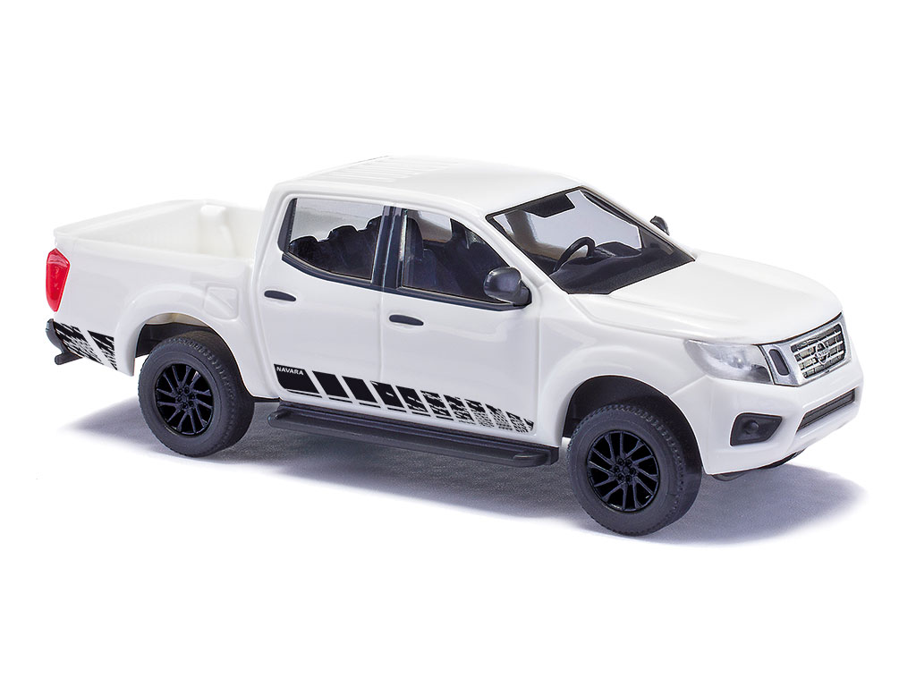 53712 Nissan Navara N-Guard weiß