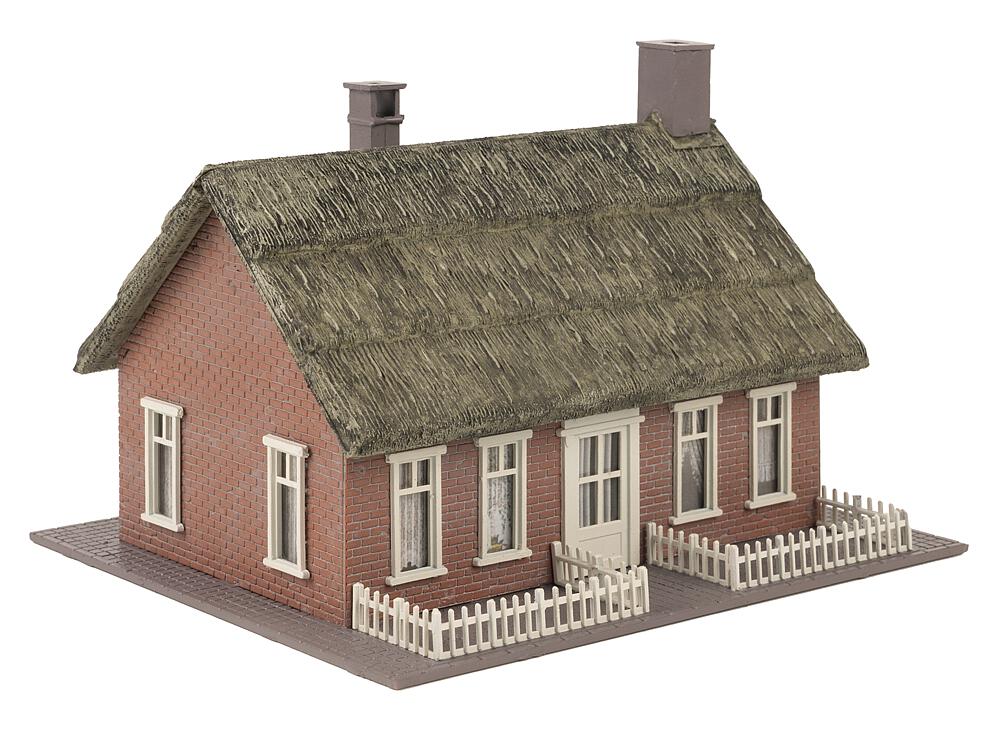 131318 Norddeutsches Reetdachhaus