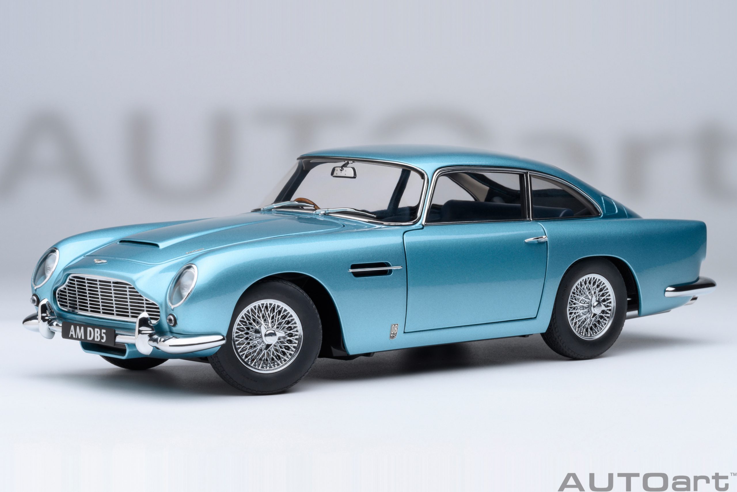 70288 Aston Martin DB5 1964 pearl