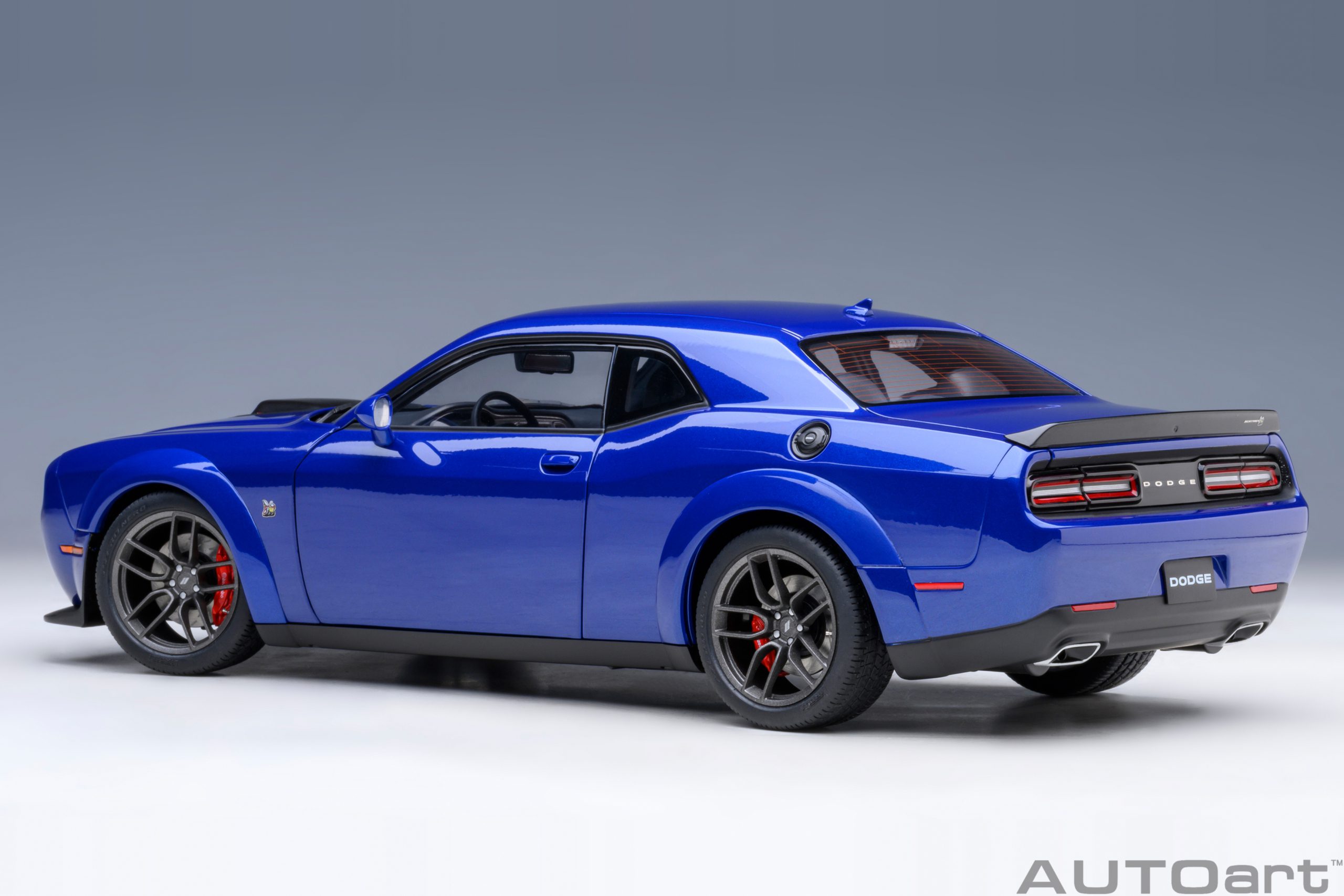 AUTOart 71772 Dodge Challenger R/T Scat Pack Widebody