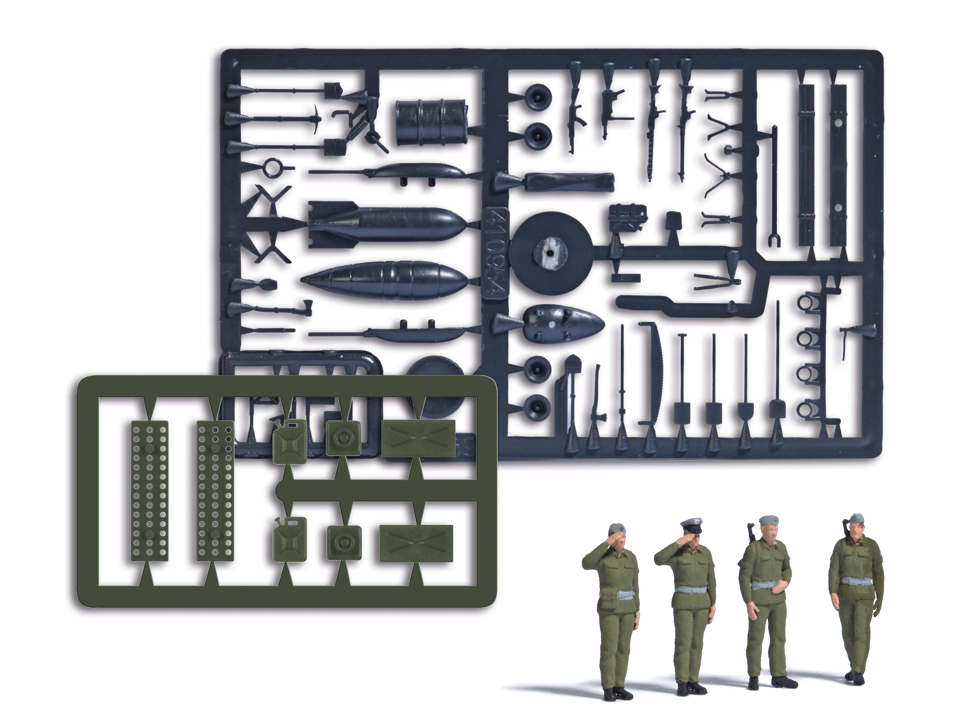 1936 4 NVA Soldaten stehend