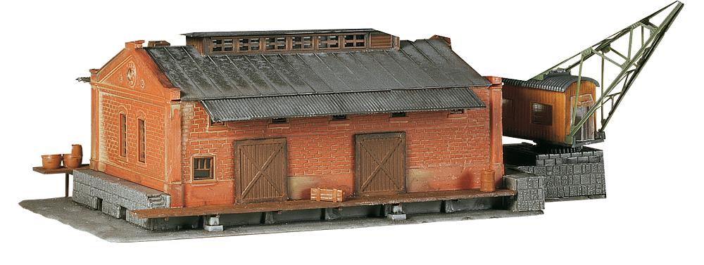 222180 Güterhalle mit Ladekran