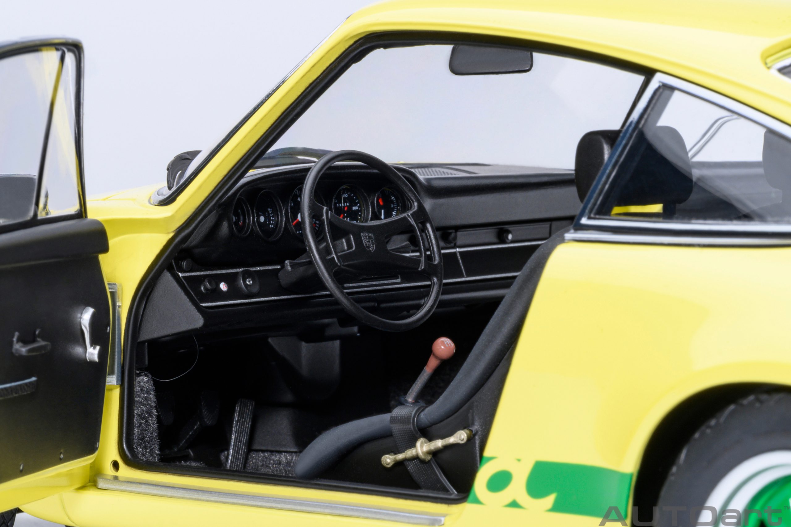 AUTOart 78033 Porsche 911 Carrera RS 2.7 gelb (1973)