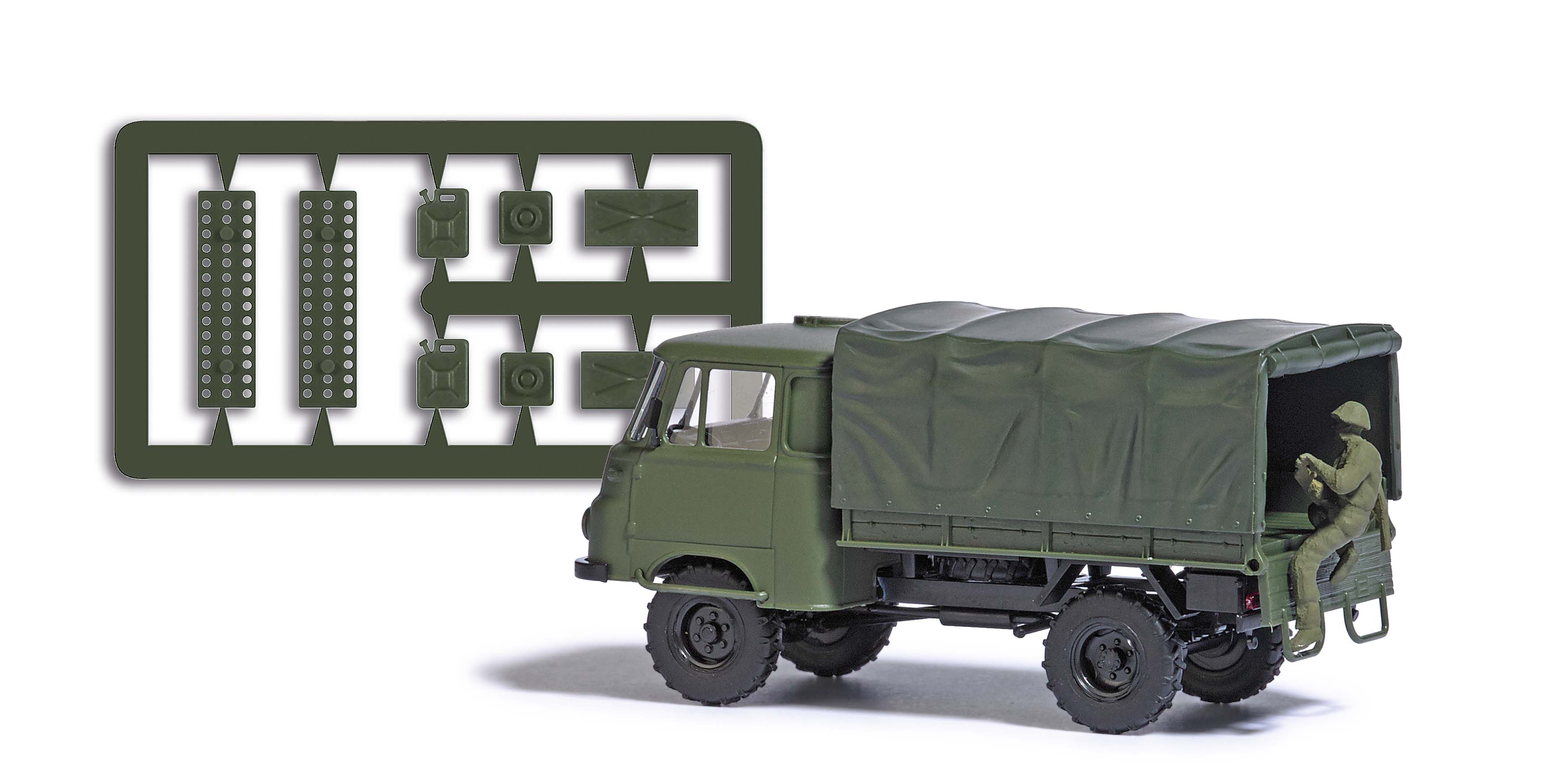 1935 Robur mit NVA-Soldat