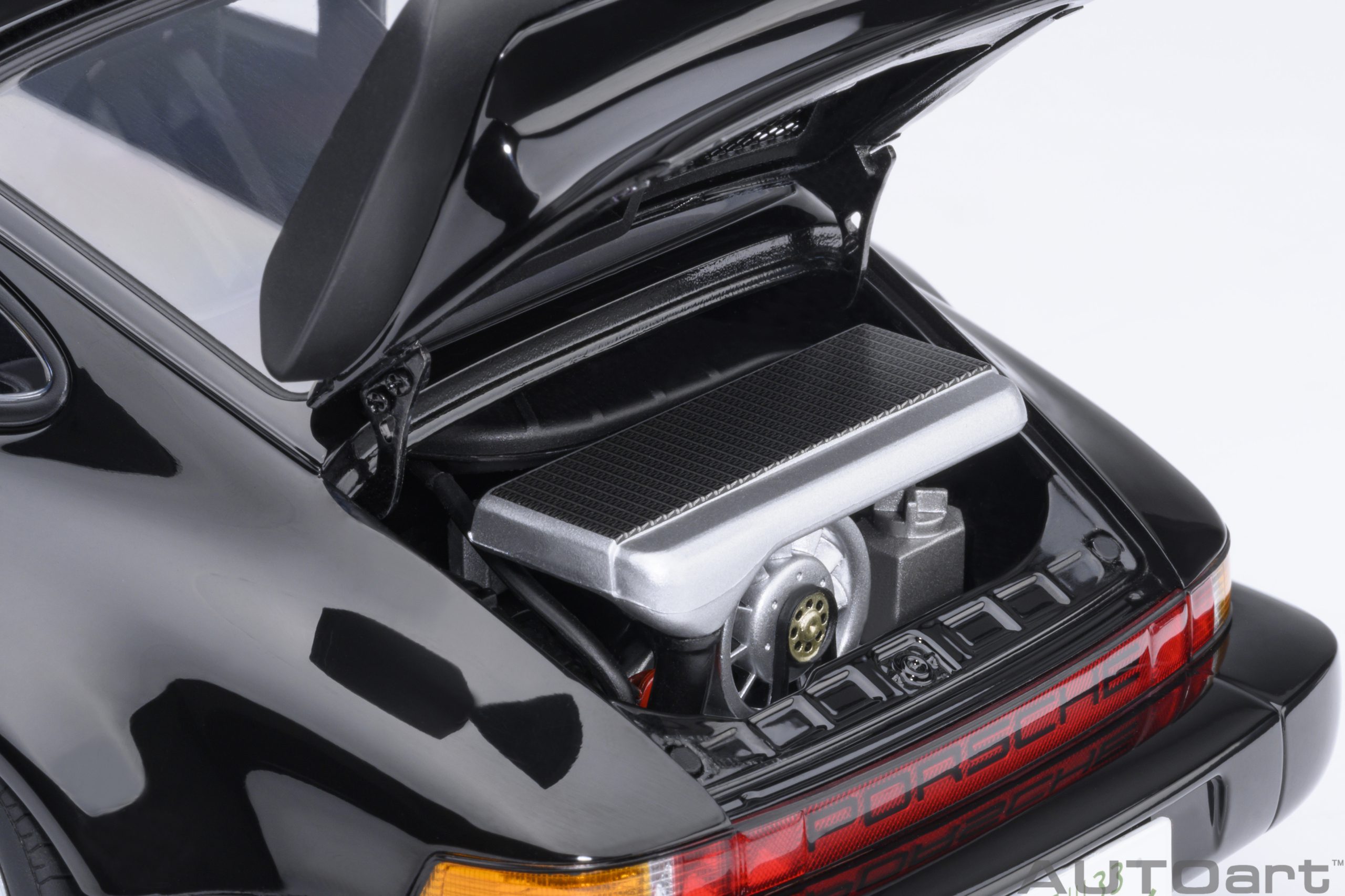 AUTOart 78158 Porsche 911 (930) Turbo Wangan Midnight