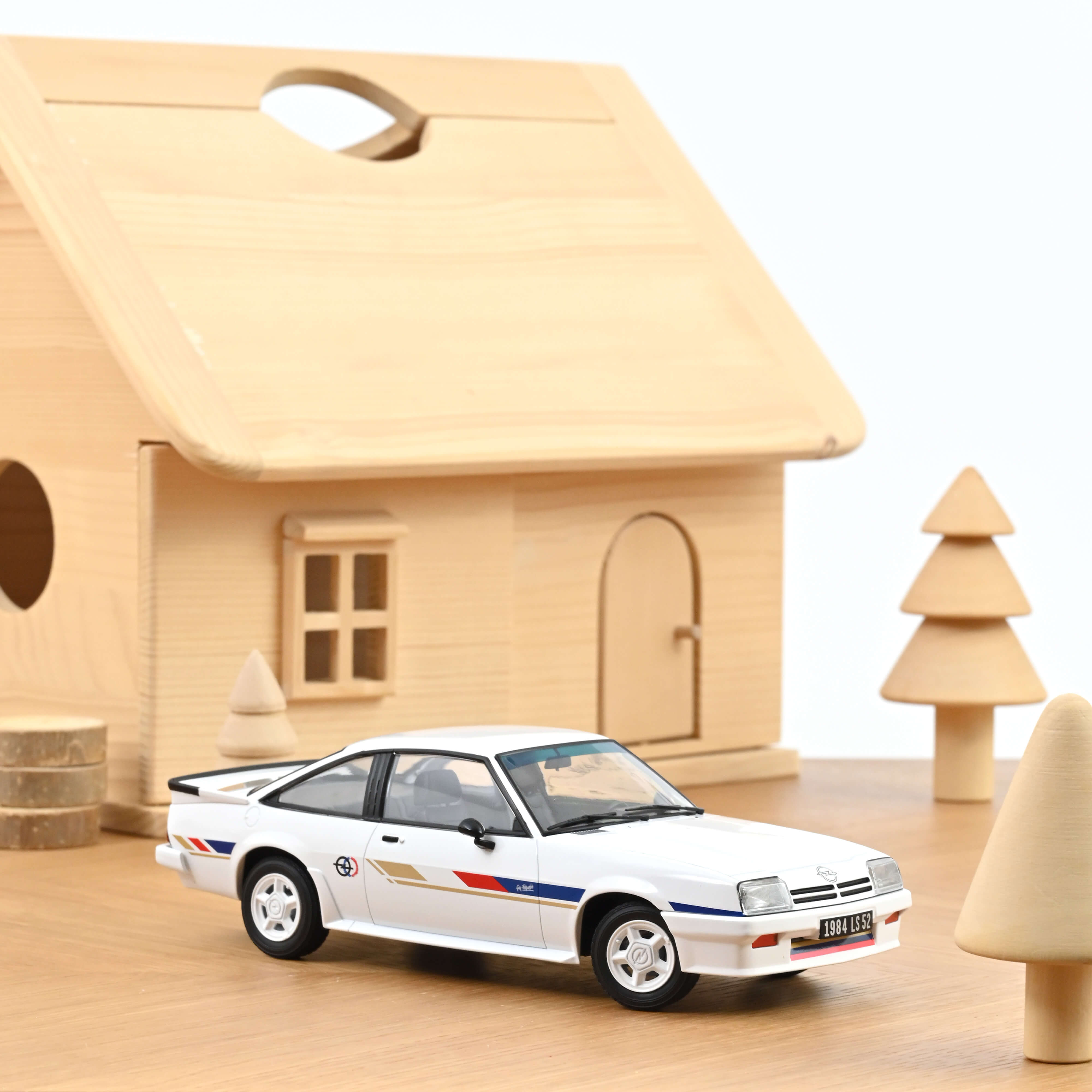 183305 Opel Manta B weiß (1984)