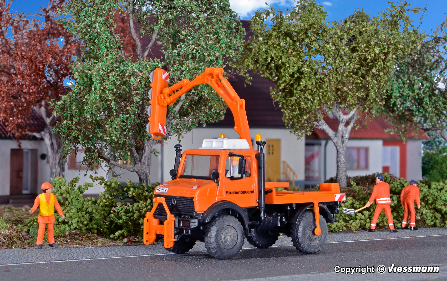 15004 MB Unimog m. Lichtraumschneidgerät