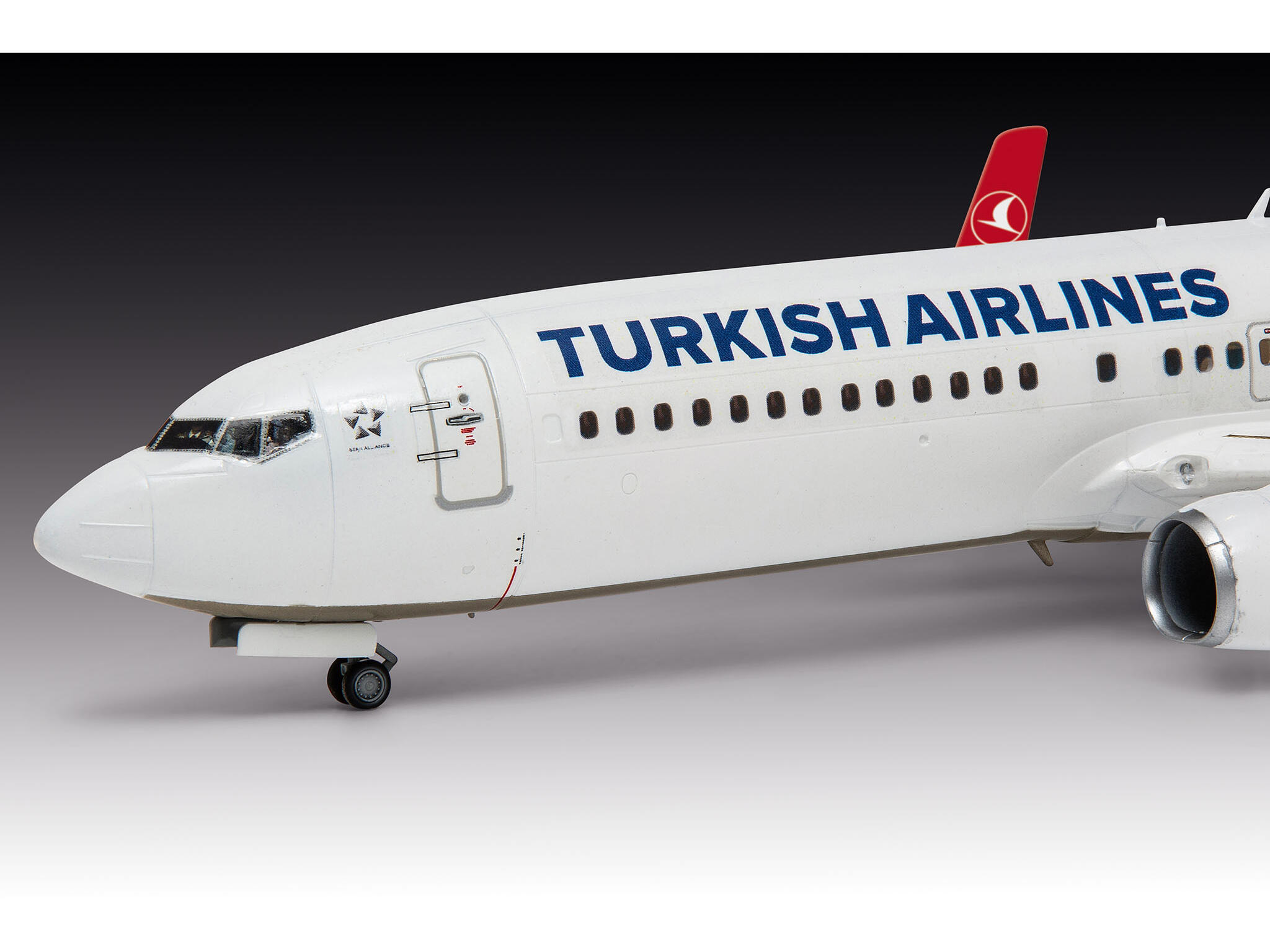 Revell 03772 Boeing B 737-800 Turkish Airlines