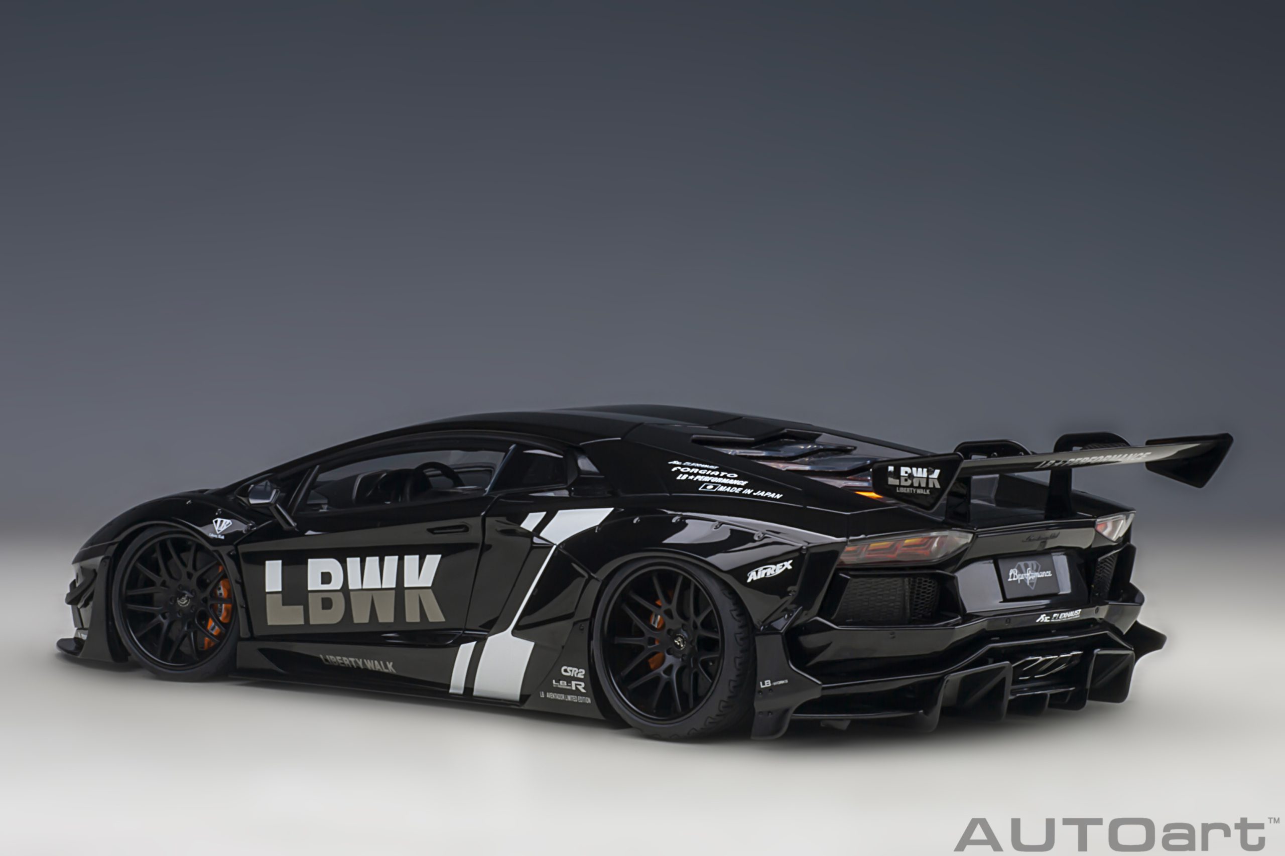 AUTOart 79244 Liberty Walk Lamborghini Aventador