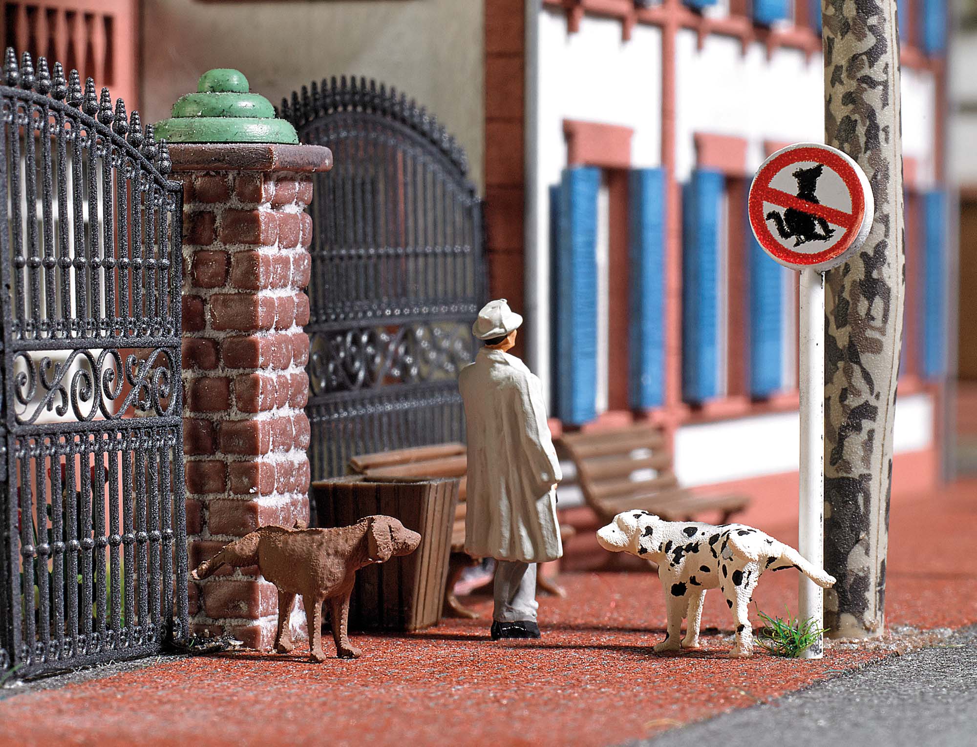 7895 Pinkelnde Hunde