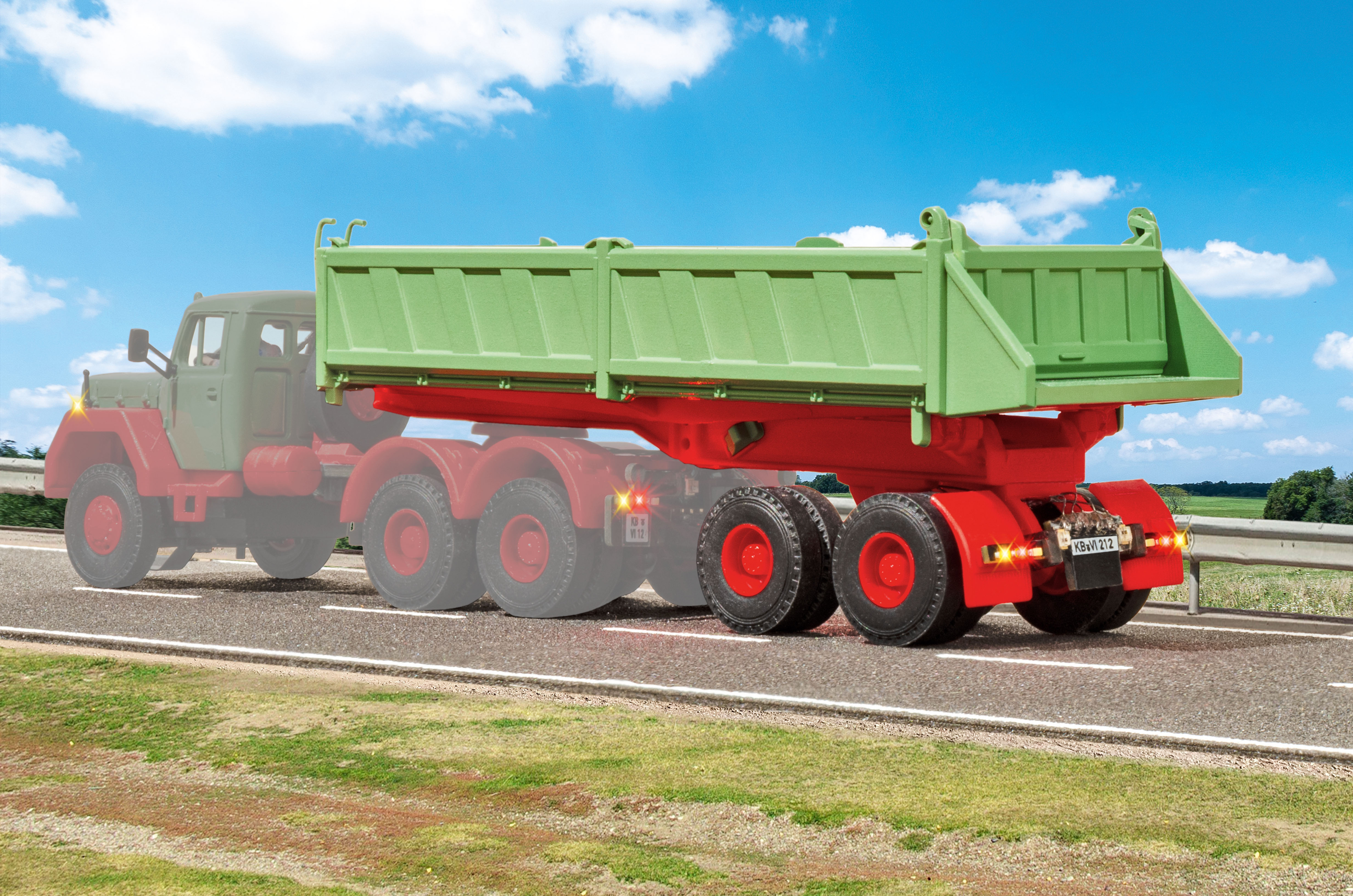 Viessmann 8212 CarMotion: MEILER-Kippauflieger grün