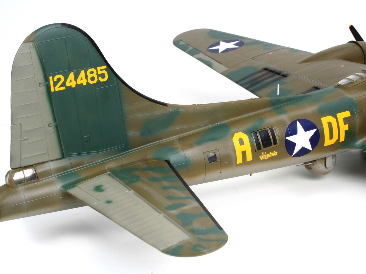 Revell 04297 Boeing B-17F Memphis Belle