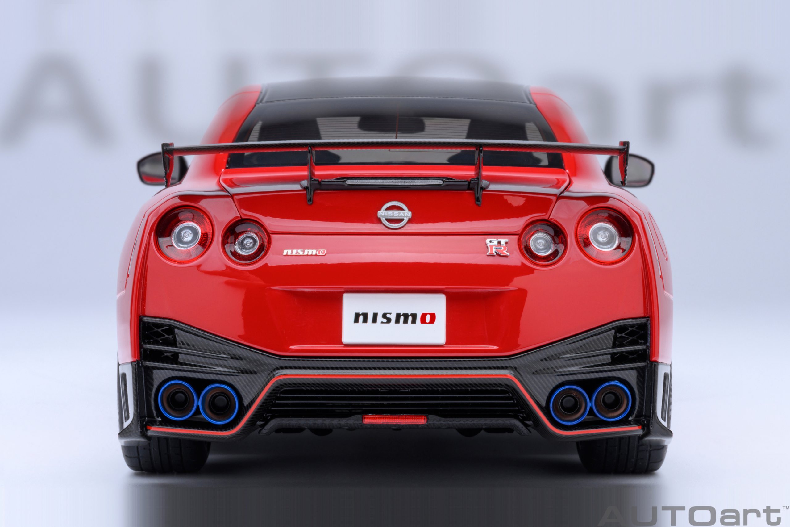 AUTOart 77502 Nissan GT-R (R35) NISMO 2020 rot