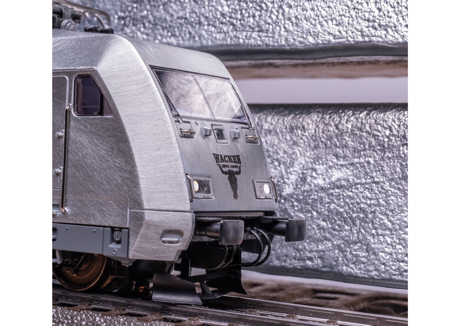 25475 W:O:A E-Lok BR 101 Raw Metal Edition