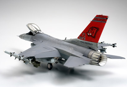 Tamiya 61101 Lockheed Martin F-16C Block 25/32