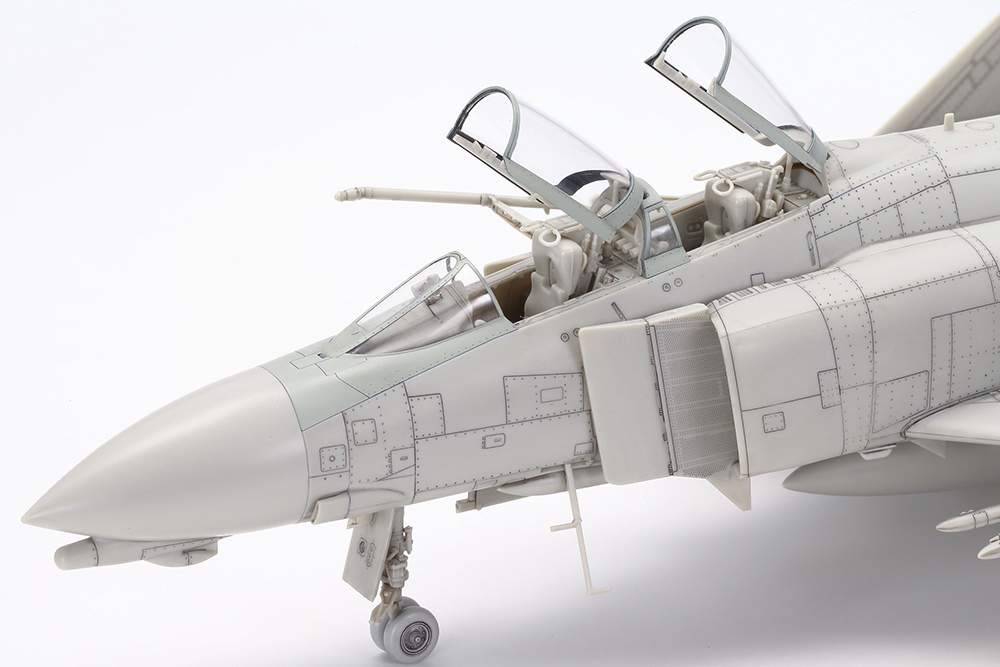 Tamiya 61121 McDonnell Douglas F-4B Phantom II