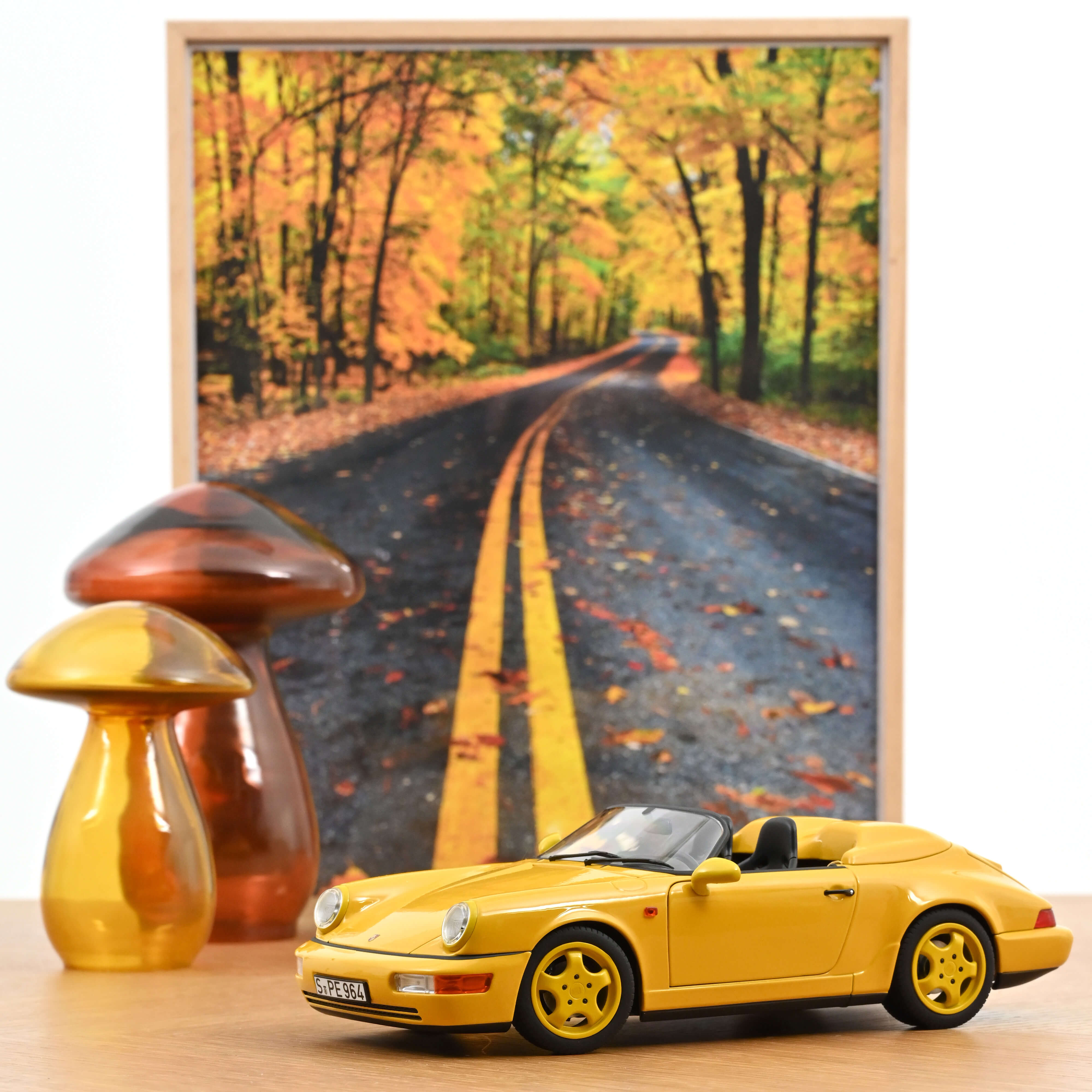 187130 Porsche 911 Speedster gelb (1993)
