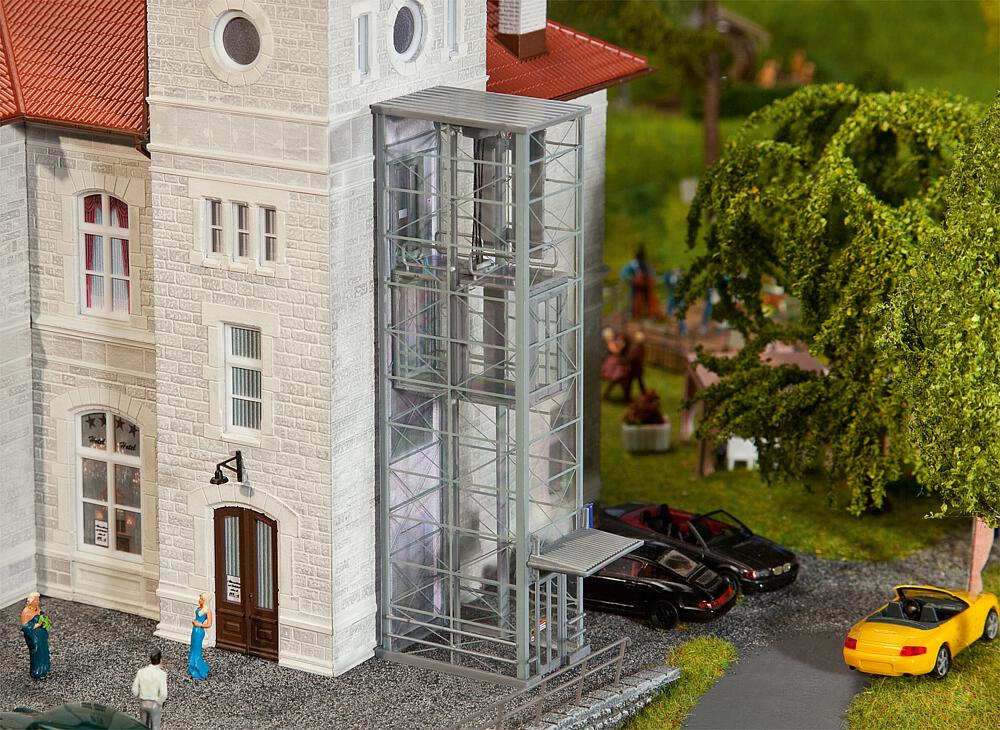 180609 Moderne Aufzüge