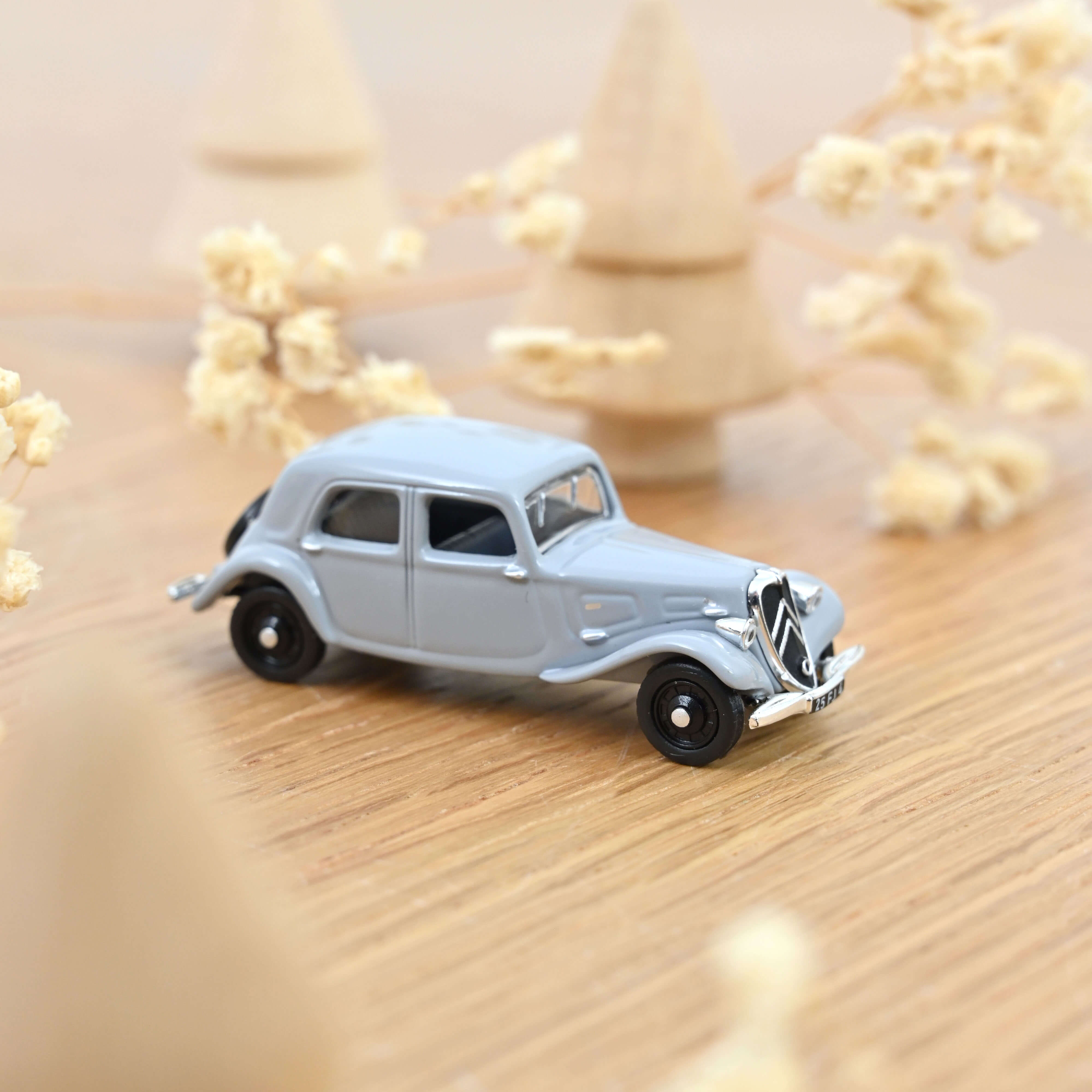 153027 Citroen Traction Avant 11A grau 1937