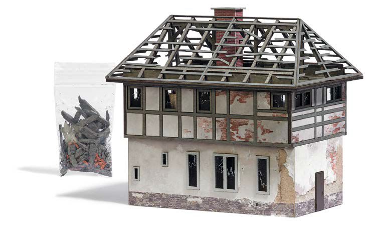 1949 Verwittertes Stellwerk (Lost Places)