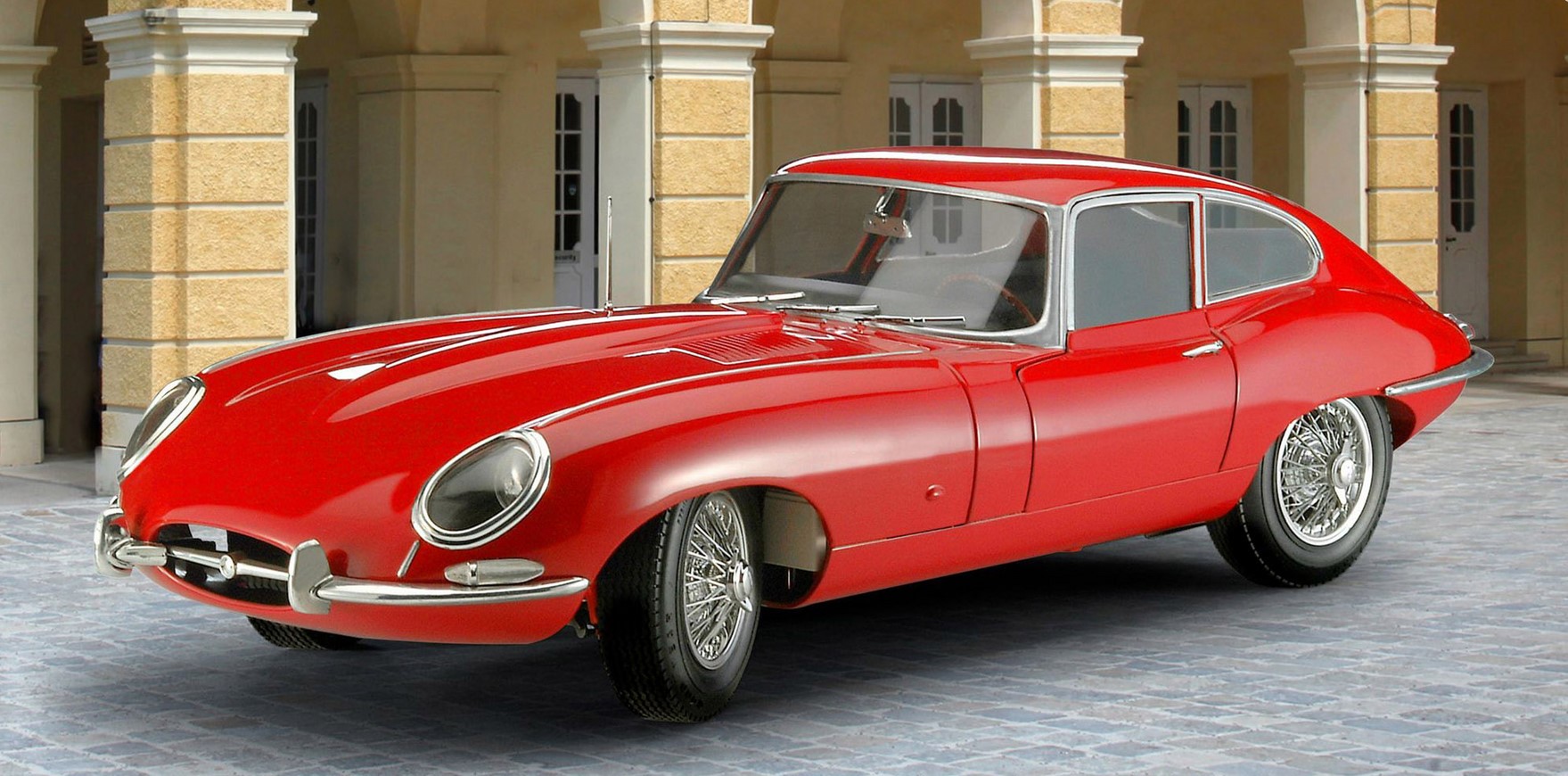 Revell 07668 Jaguar E-Type Coupé - rot