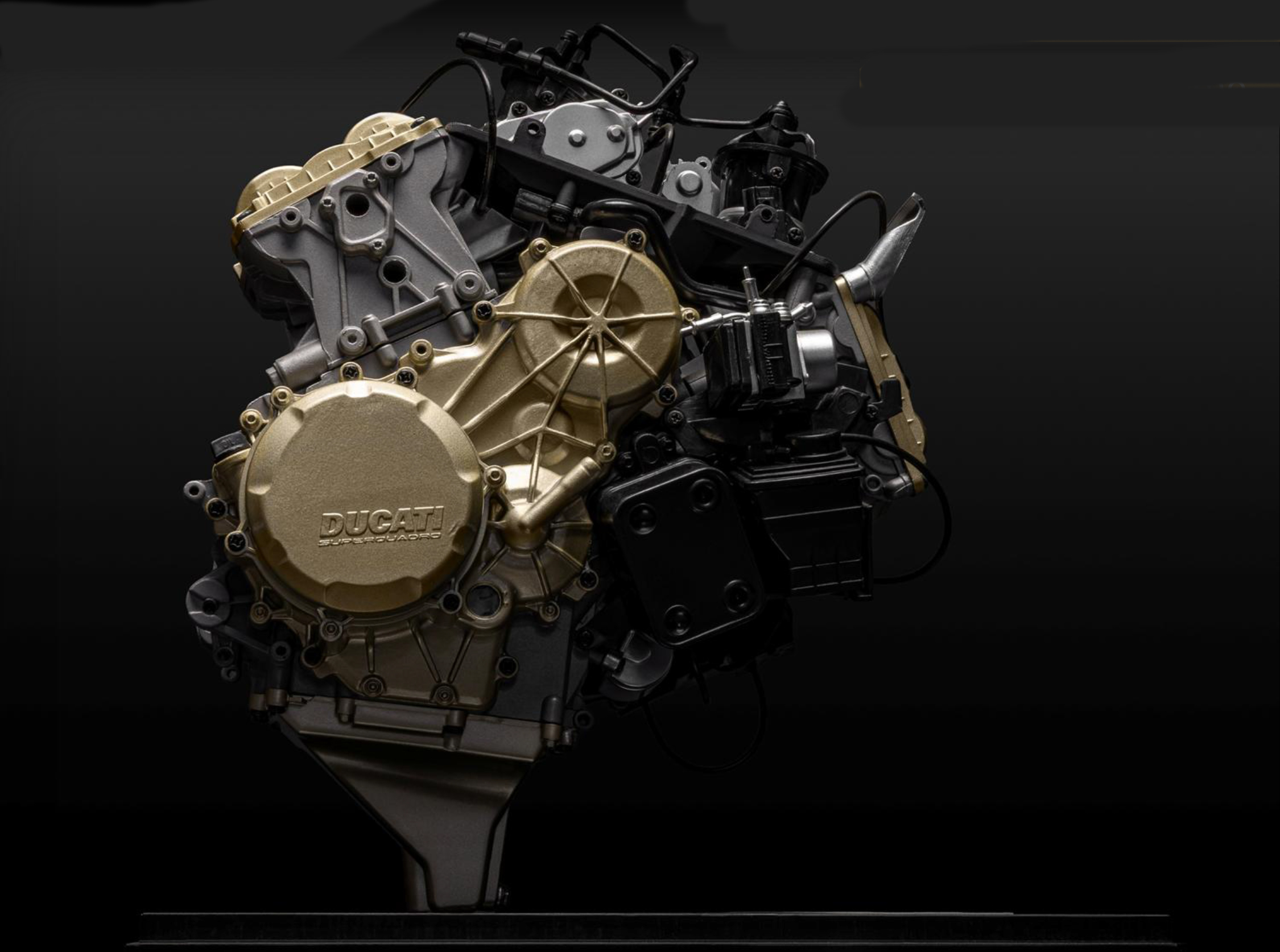 Pocher HKM124 Ducati Superquadro - V2 Engine Motor