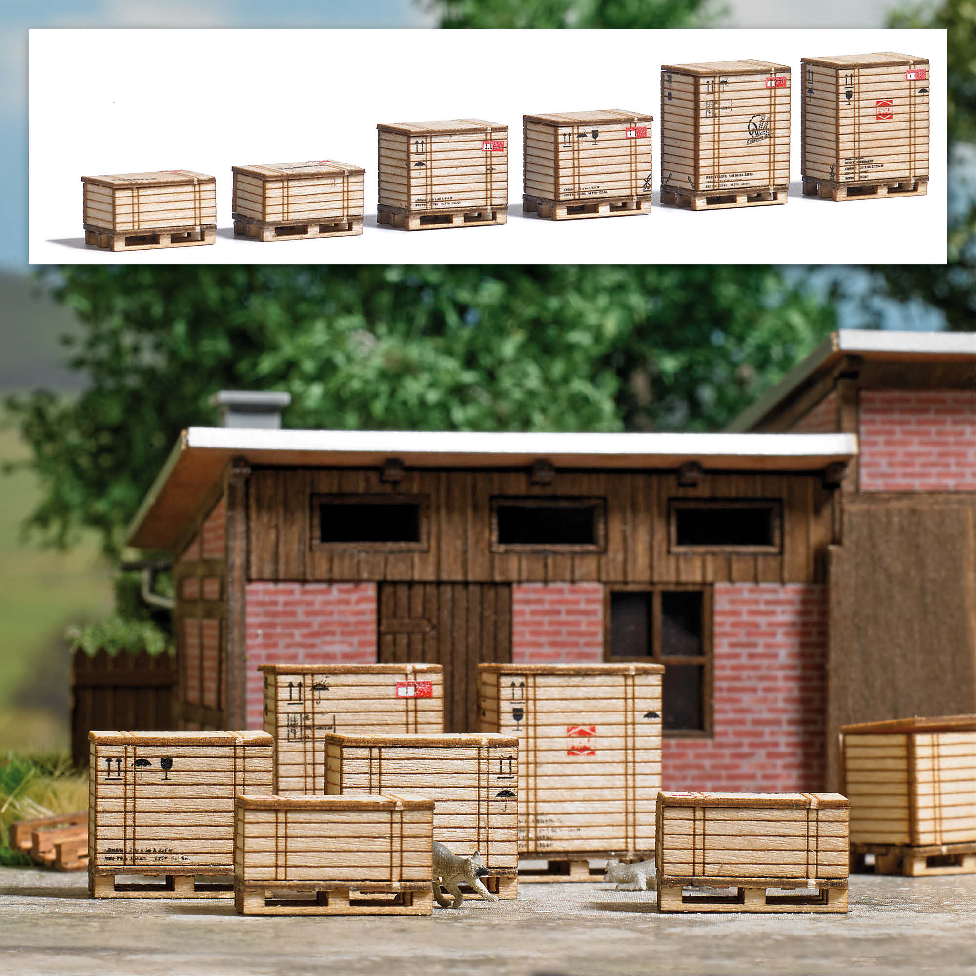 1811 Paletten mit Holzkisten
