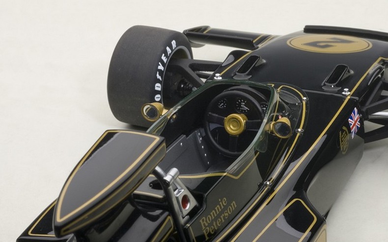 AUTOart 87329 Lotus 72E 1973 R.Peterson #2