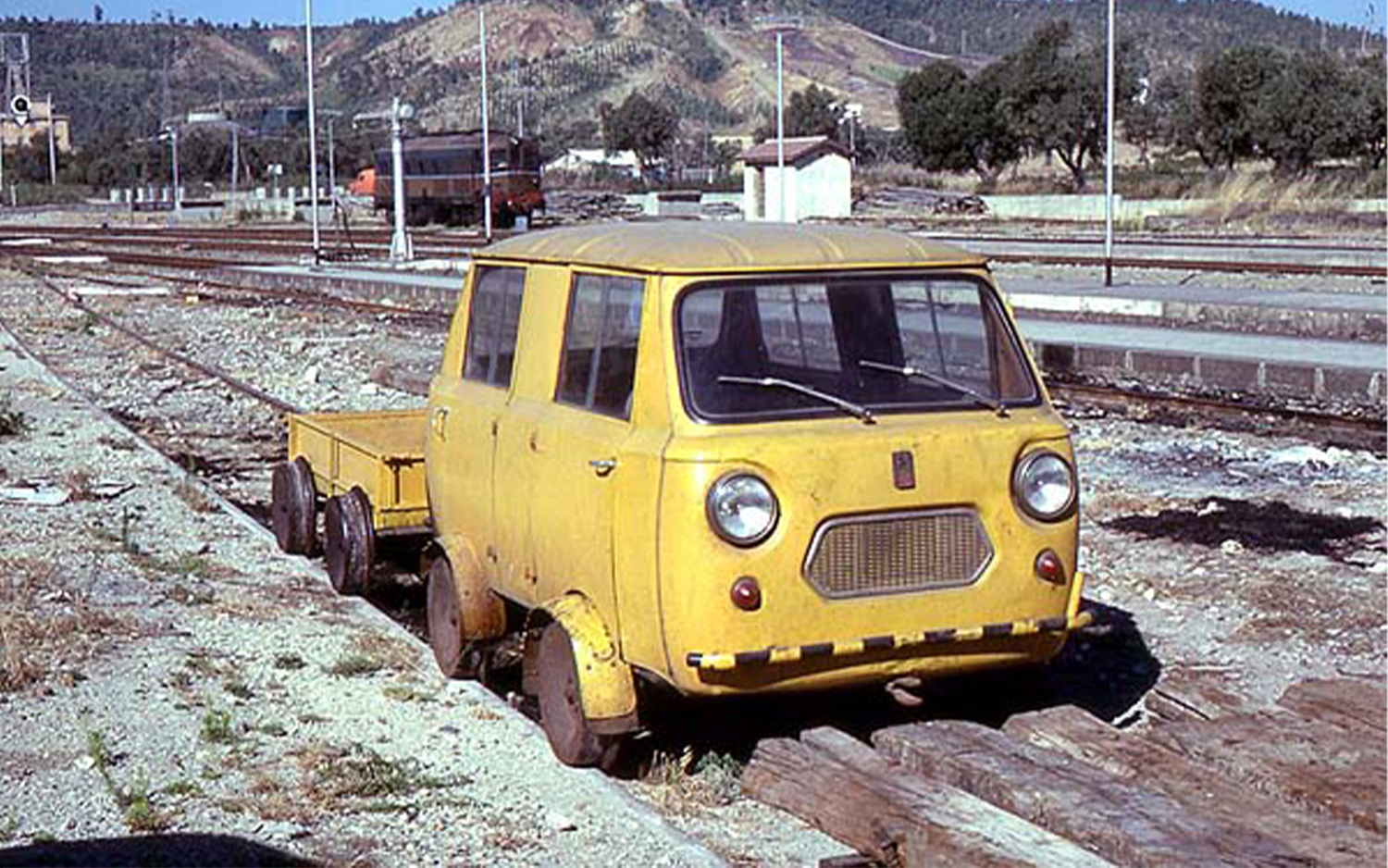 HR9006 FS Draisine Fiat 500 , gelb