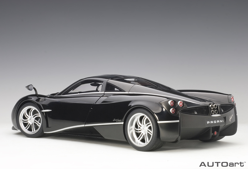 AUTOart 12233 Pagani Huayara schwarz 2011
