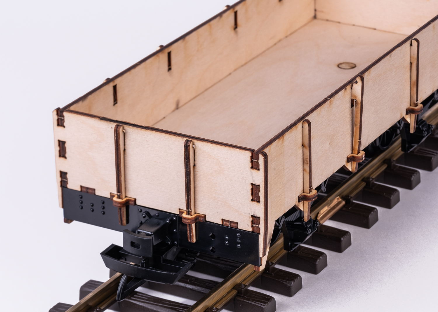 41035 Offener Güterwagen mit Holzaufbau