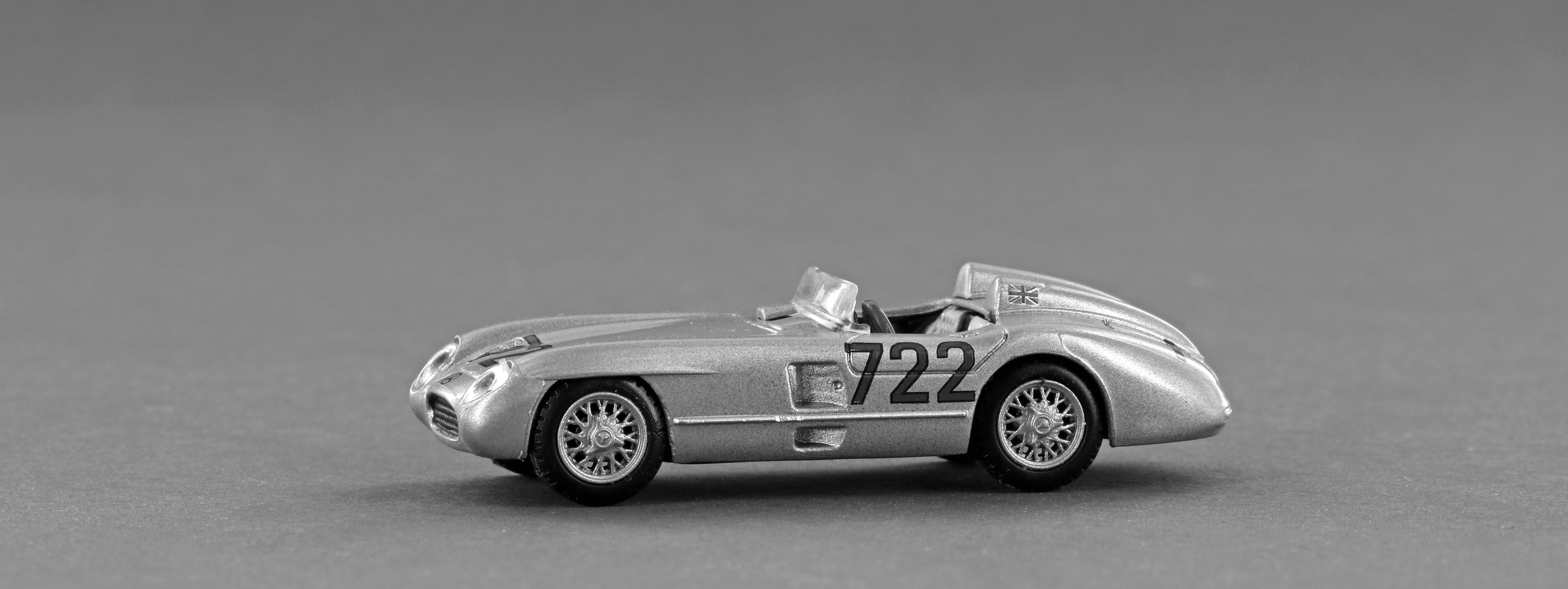 LEGRAND LE87302 MB 300 SLR Roadster