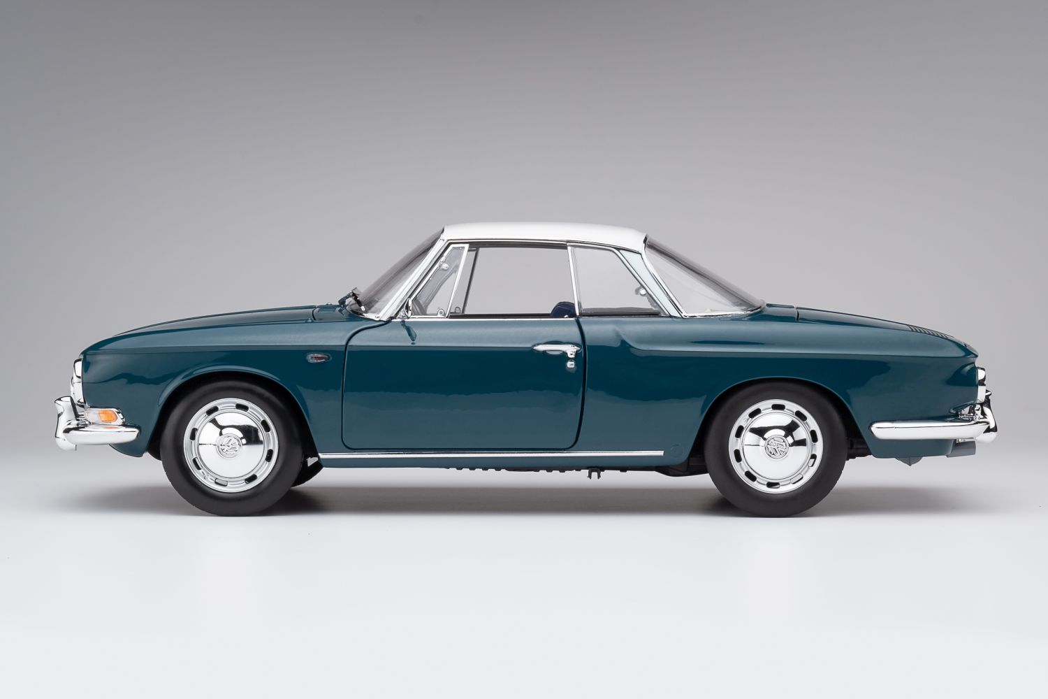 Norev 188646 VW Karmann Ghia Typ34 sea blue/white