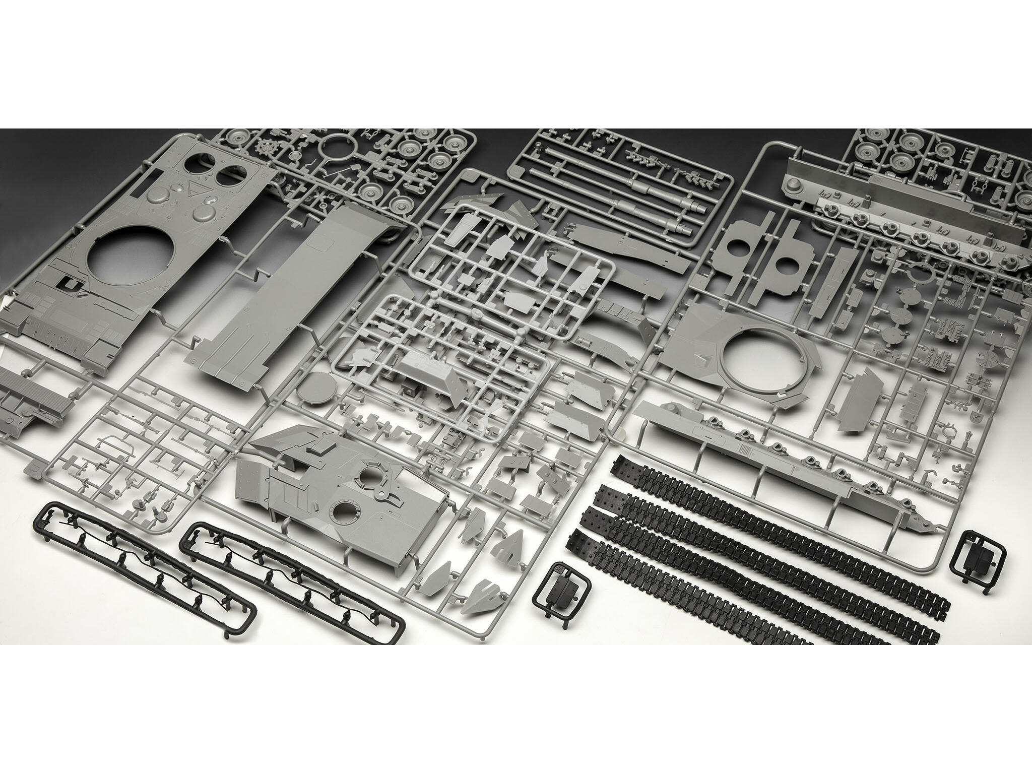 Revell 05631 70 Jahre Bundeswehr: Leopard 2 A6A2